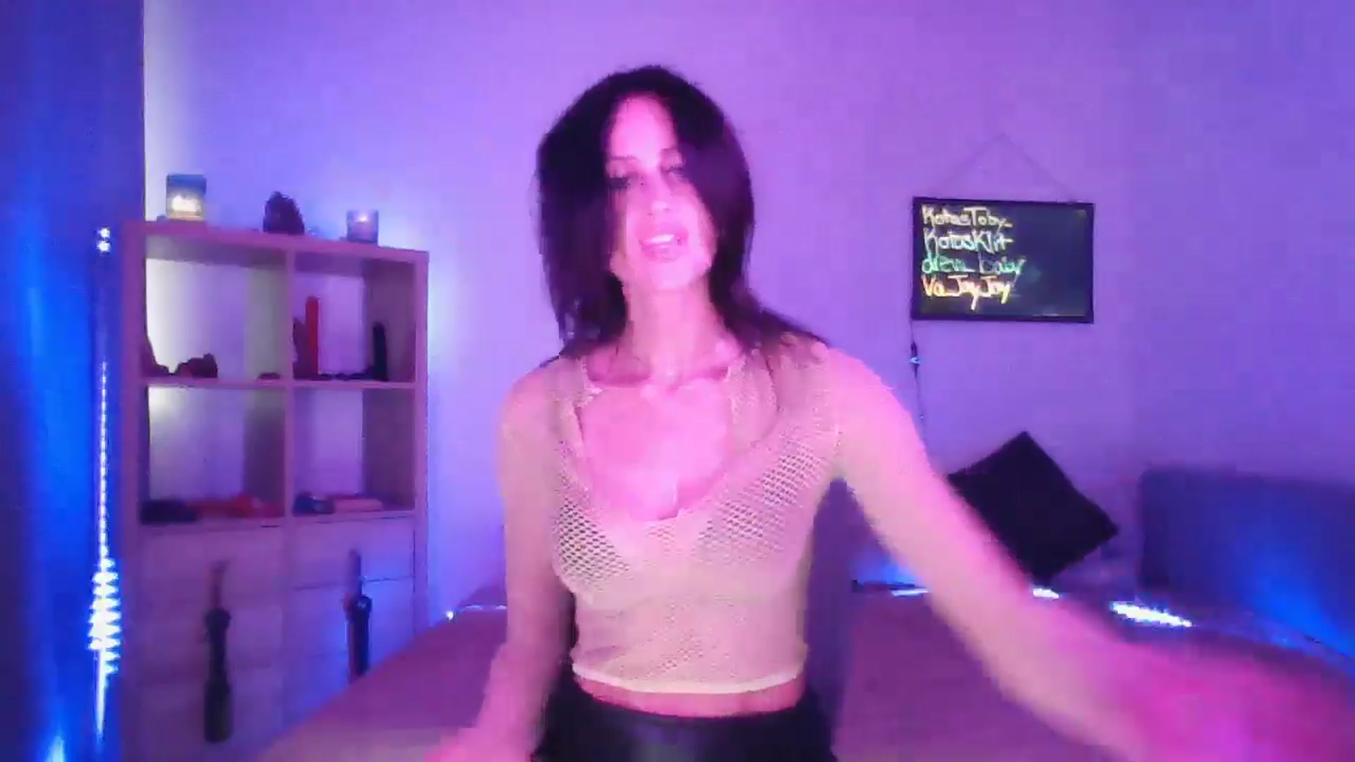 Gallery image thumbnail from DakotaCox's myfreecams stream on, 05/04/2024, 06:52 image 16 of 20
