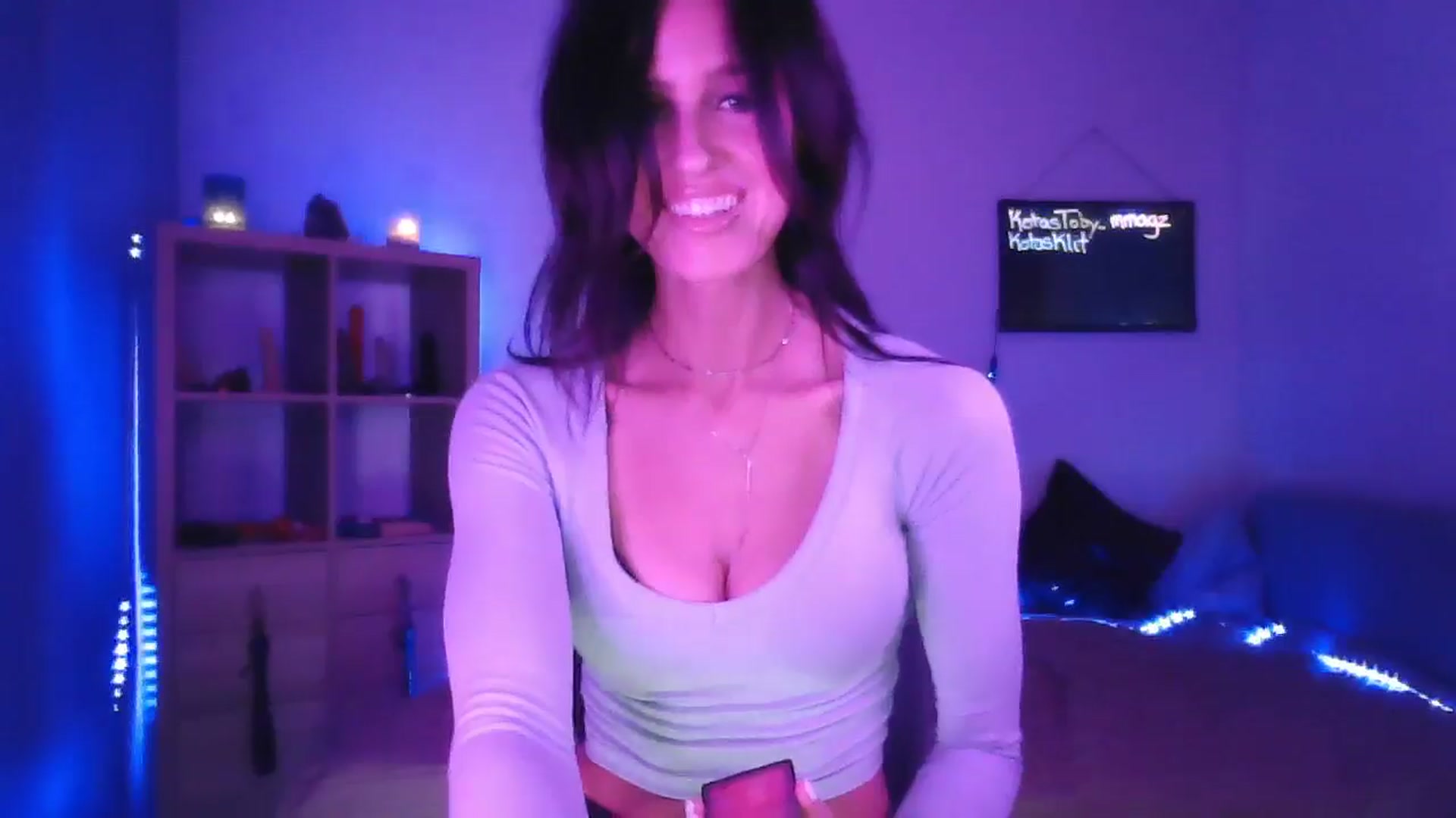 Gallery image thumbnail from DakotaCox's myfreecams stream on, 05/07/2024, 03:50 image 5 of 20