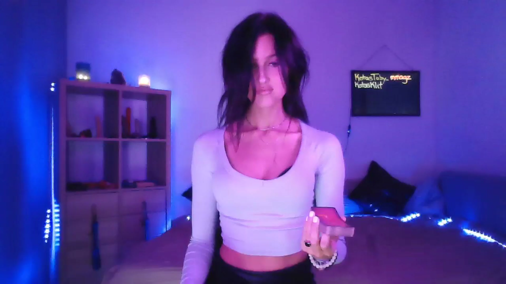 Gallery image thumbnail from DakotaCox's myfreecams stream on, 05/07/2024, 03:50 image 14 of 20