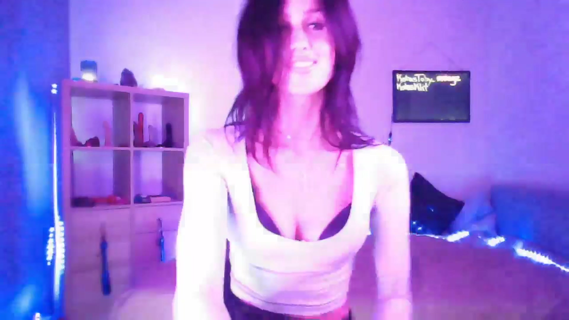 Gallery image thumbnail from DakotaCox's myfreecams stream on, 05/07/2024, 03:50 image 19 of 20