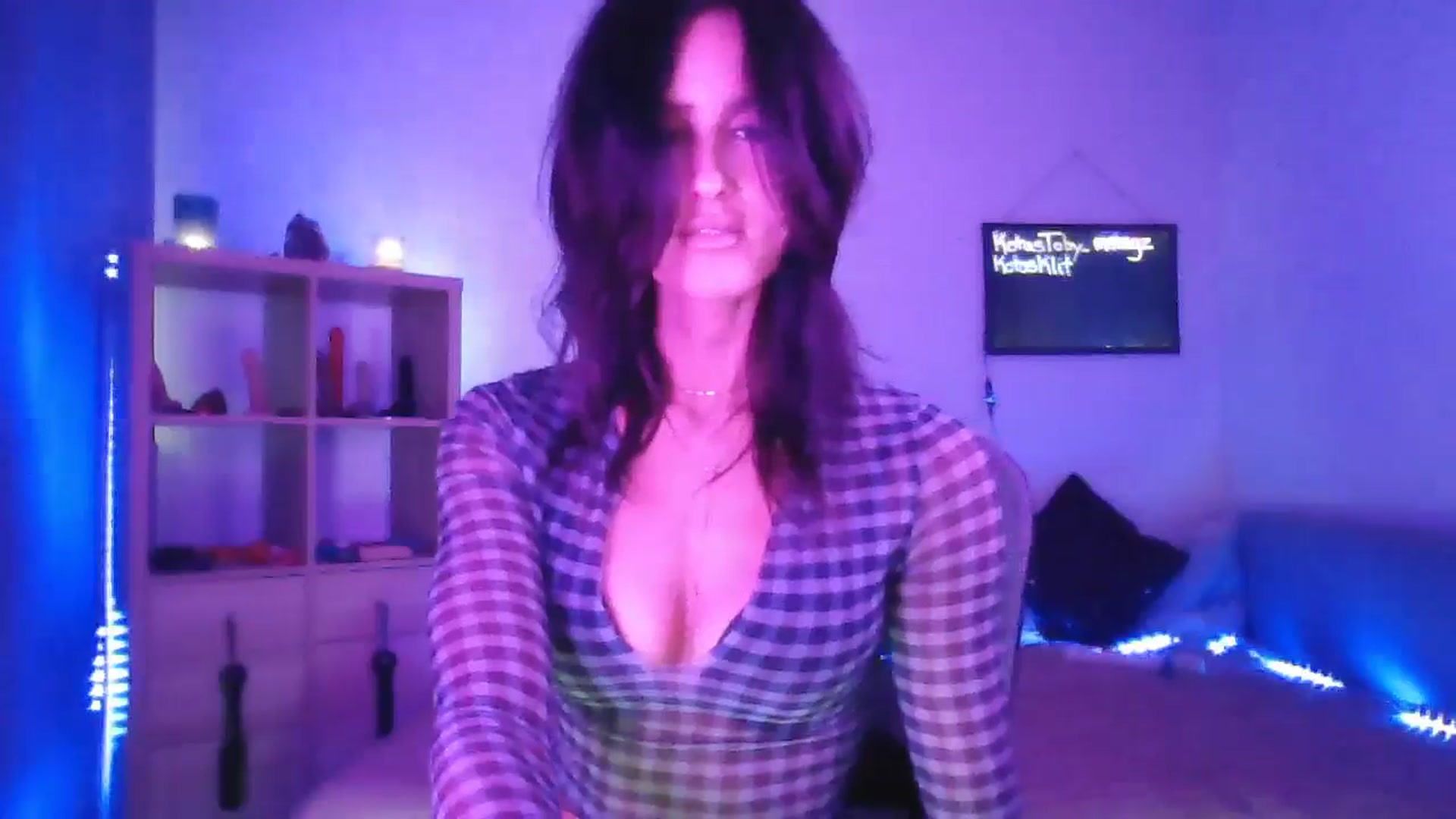 Gallery image thumbnail from DakotaCox's myfreecams stream on, 05/10/2024, 04:12 image 20 of 20