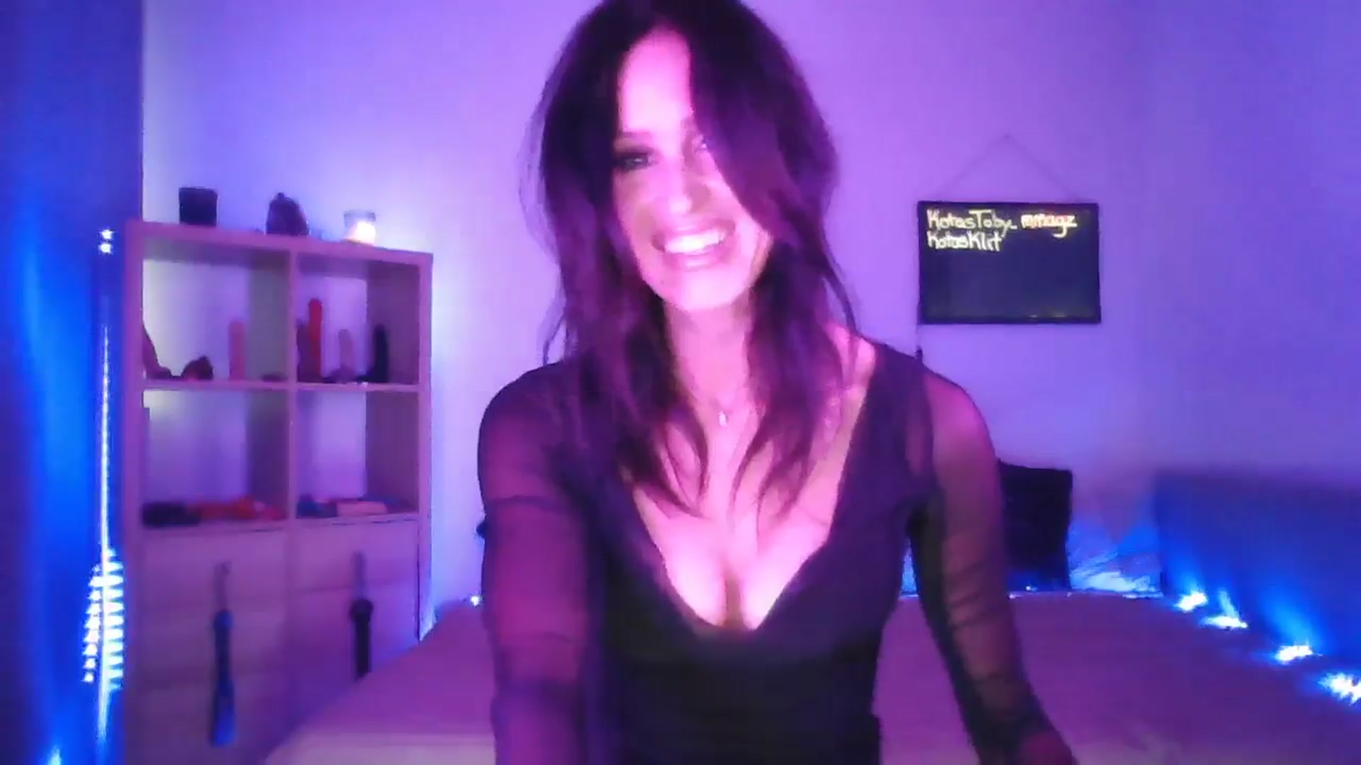Gallery image thumbnail from DakotaCox's myfreecams stream on, 05/11/2024, 04:30 image 14 of 20