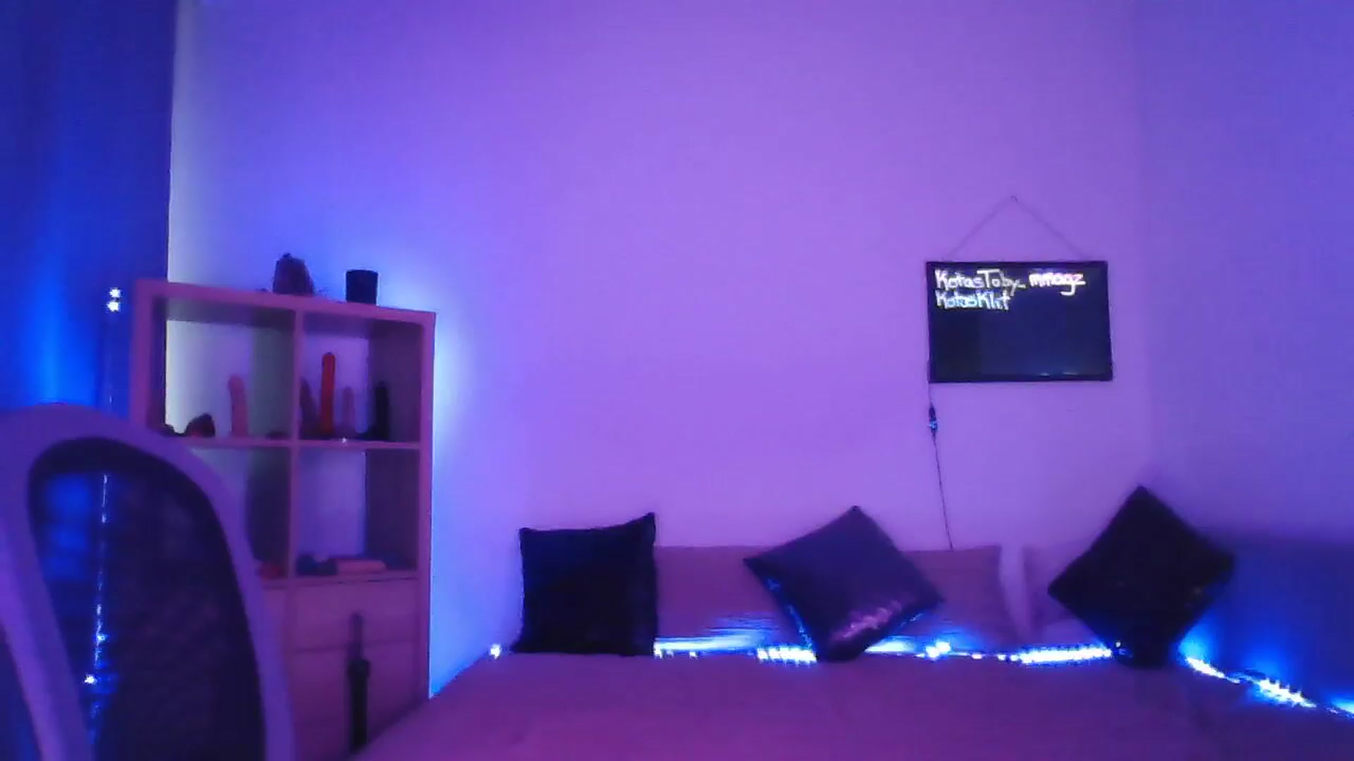 Gallery image thumbnail from DakotaCox's myfreecams stream on, 05/17/2024, 04:36 image 16 of 20