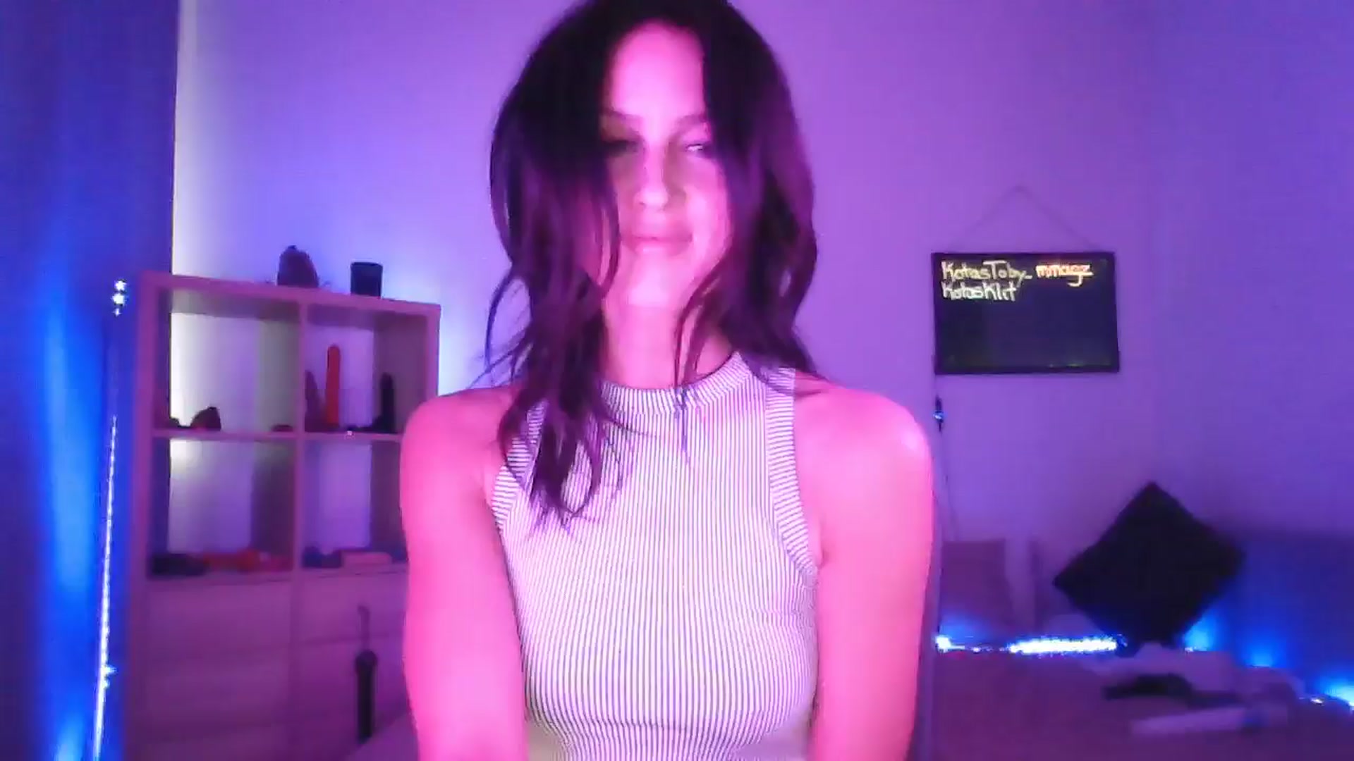 Gallery image thumbnail from DakotaCox's myfreecams stream on, 05/17/2024, 07:02 image 1 of 20