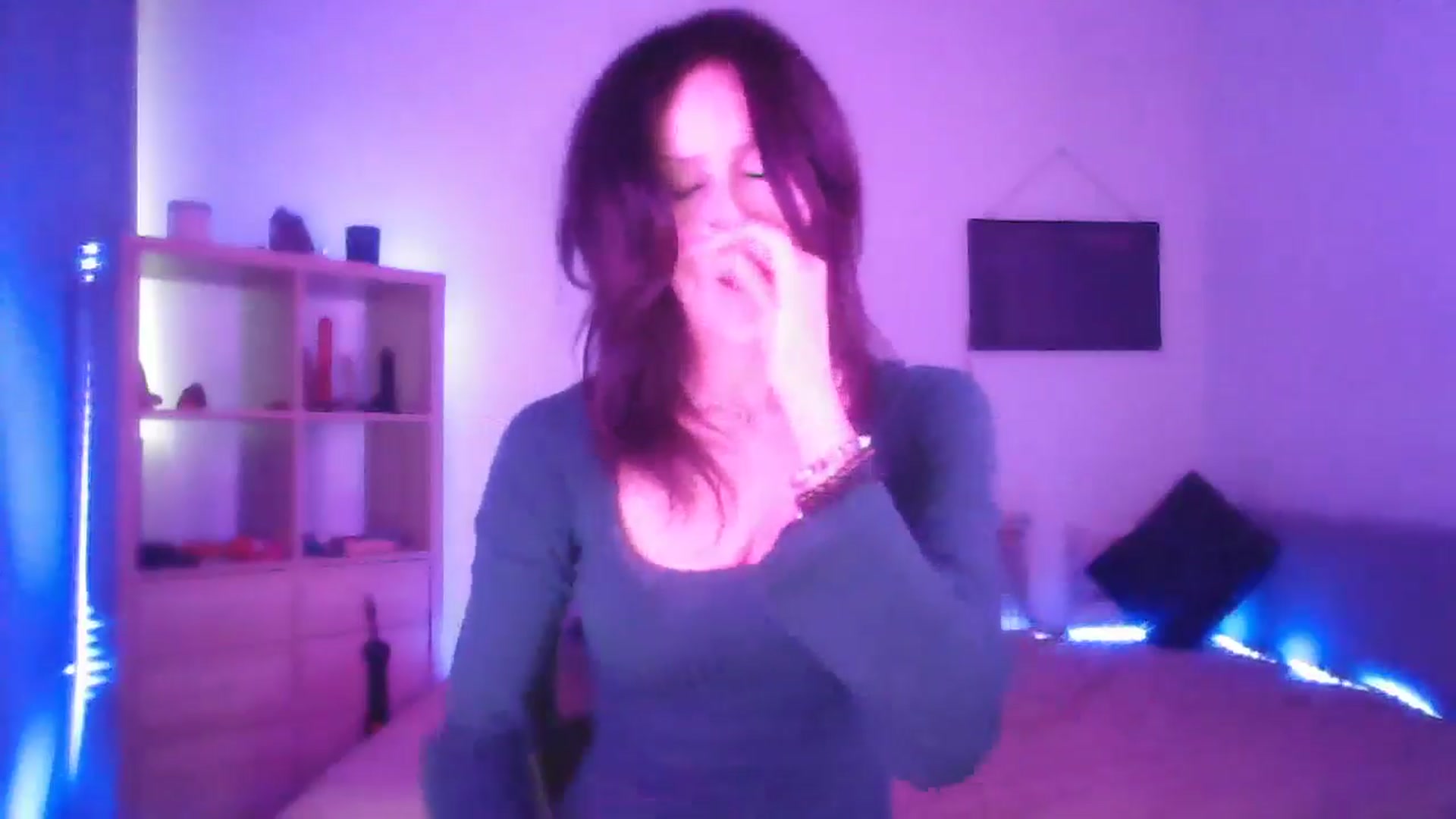 Gallery image thumbnail from DakotaCox's myfreecams stream on, 05/18/2024, 06:22 image 8 of 20