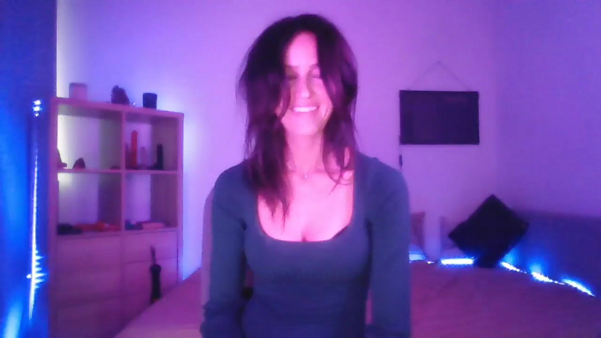 Gallery image thumbnail from DakotaCox's myfreecams stream on, 05/18/2024, 06:22 image 5 of 20