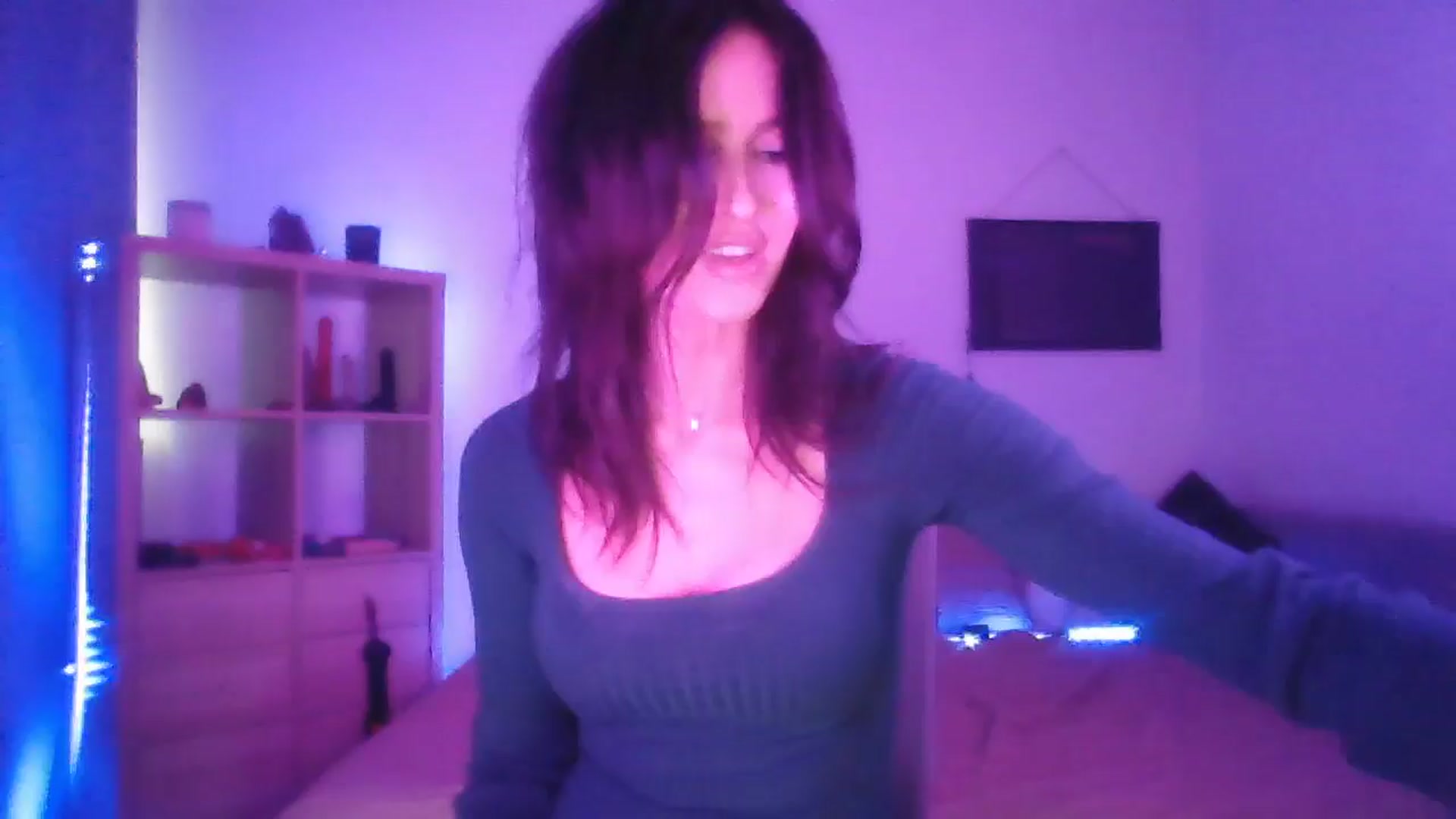 Gallery image thumbnail from DakotaCox's myfreecams stream on, 05/18/2024, 06:22 image 1 of 20