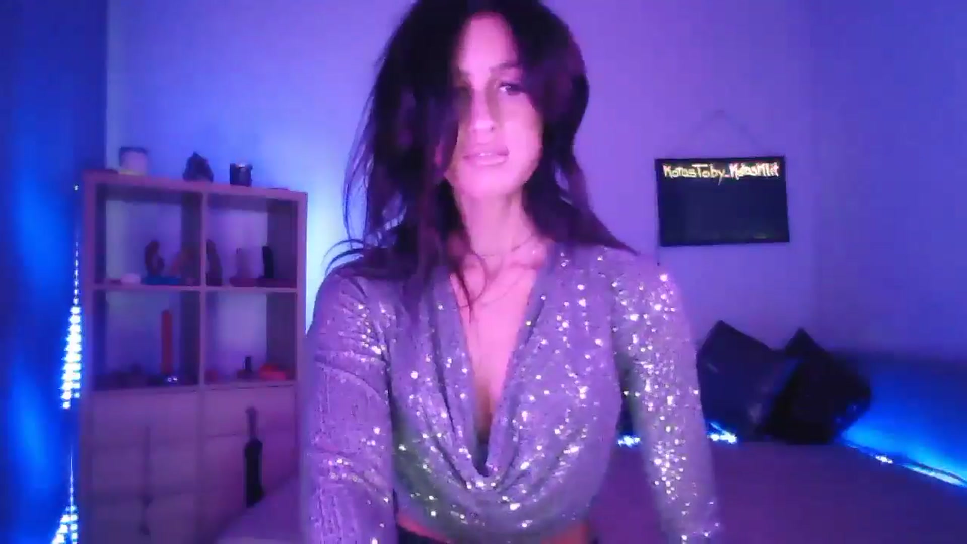 Gallery image thumbnail from DakotaCox's myfreecams stream on, 08/10/2024, 04:40 image 6 of 20