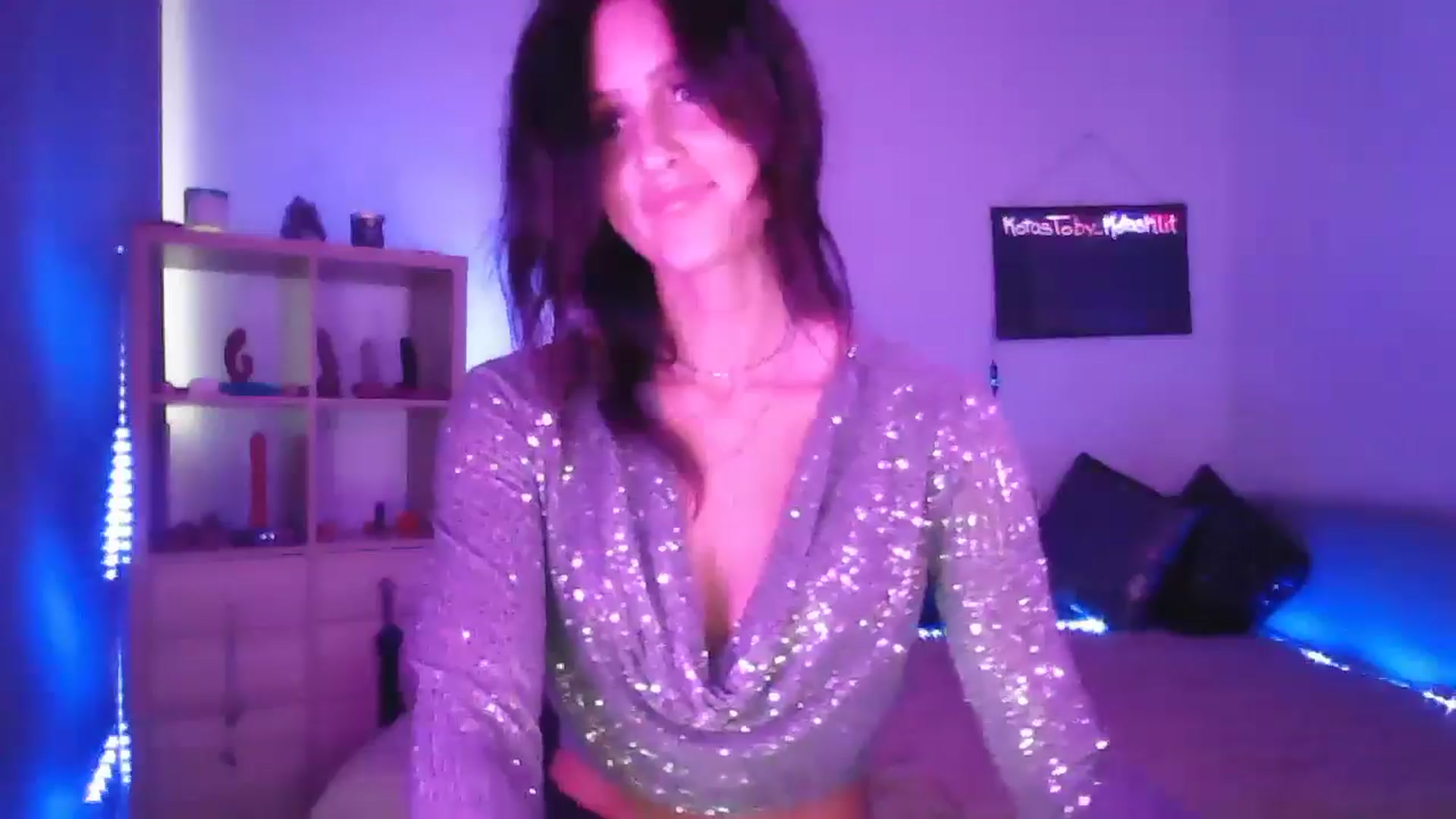 Gallery image thumbnail from DakotaCox's myfreecams stream on, 08/10/2024, 06:35 image 4 of 20
