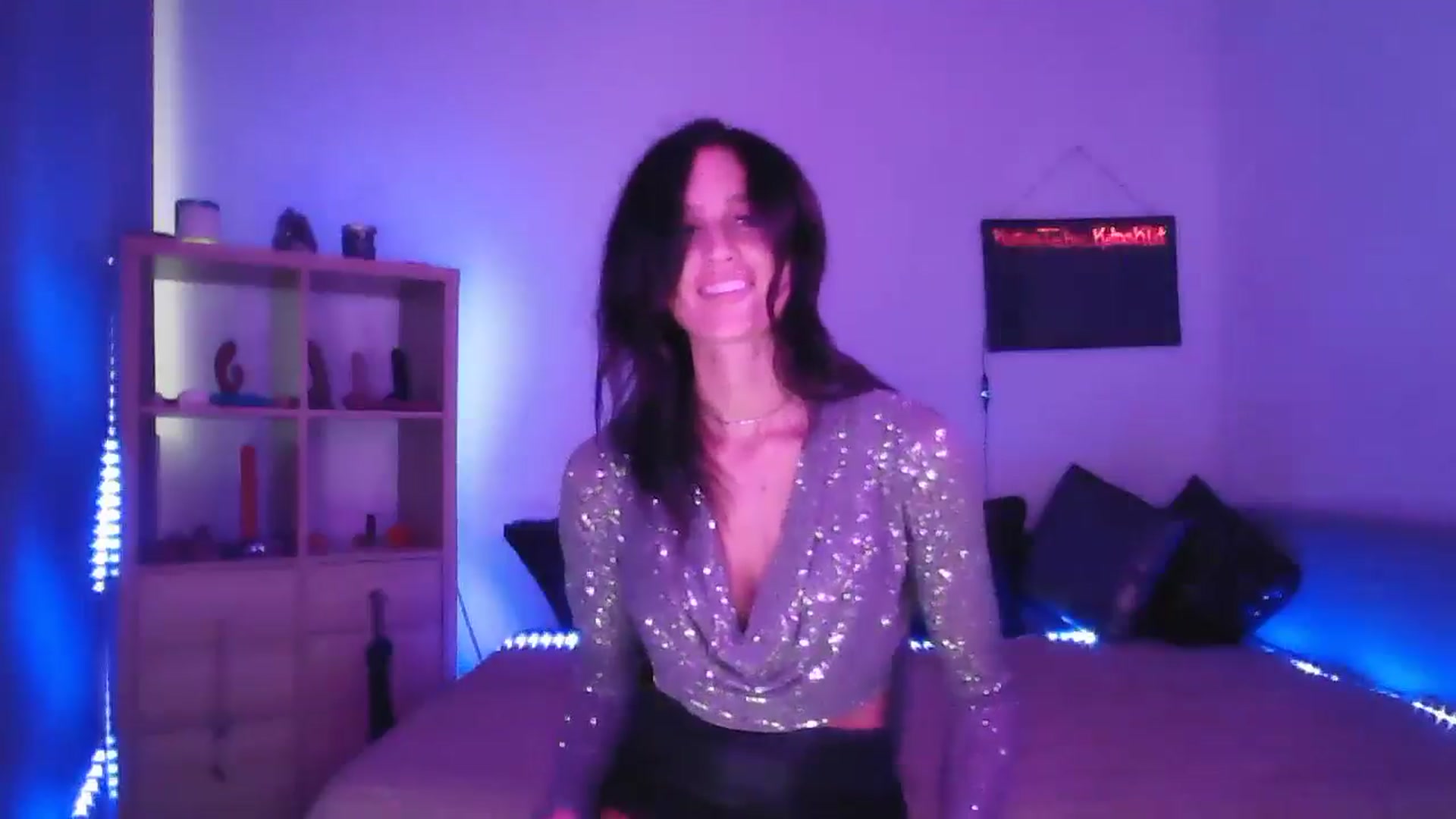 Gallery image thumbnail from DakotaCox's myfreecams stream on, 08/10/2024, 06:35 image 19 of 20