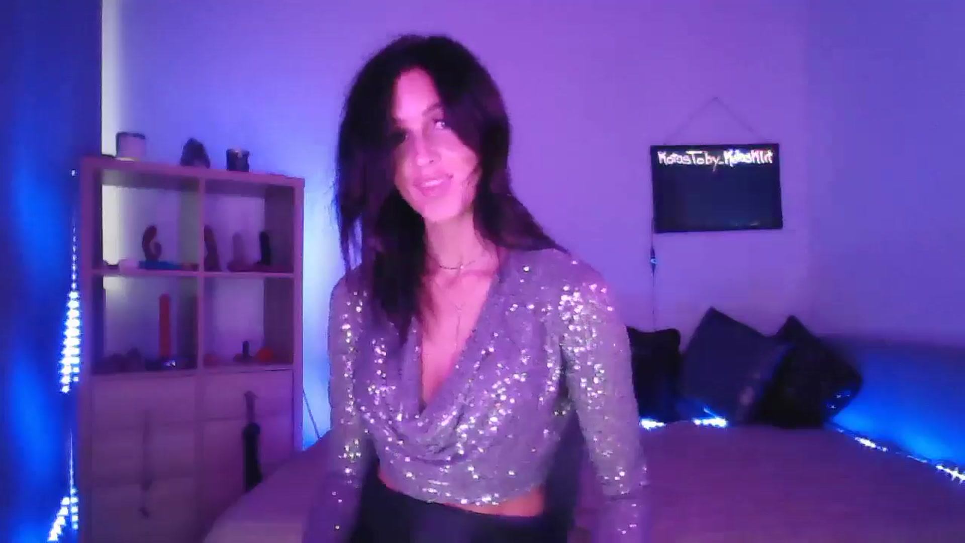 Gallery image thumbnail from DakotaCox's myfreecams stream on, 08/10/2024, 06:35 image 18 of 20