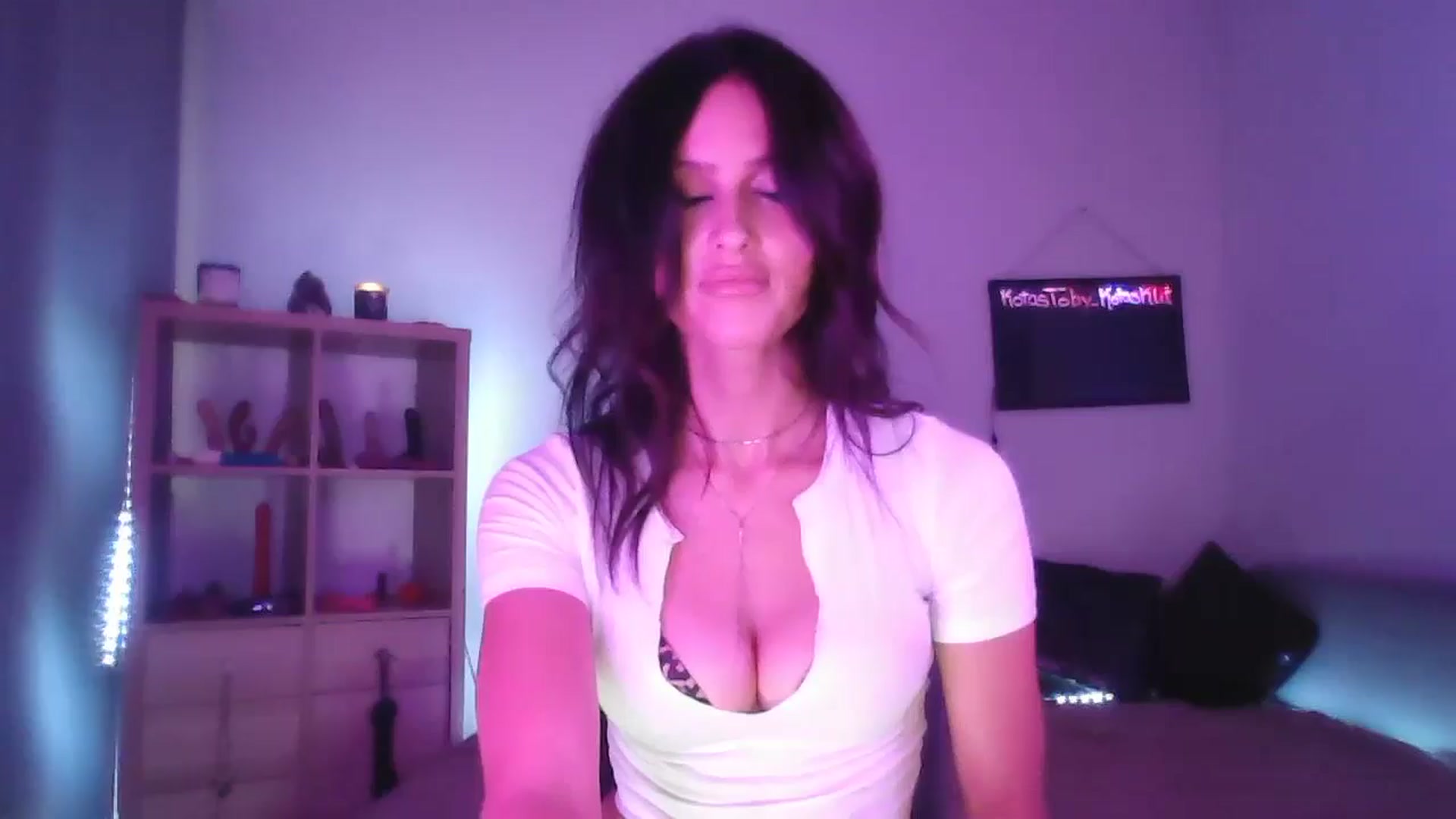 Gallery image thumbnail from DakotaCox's myfreecams stream on, 08/11/2024, 05:07 image 4 of 20