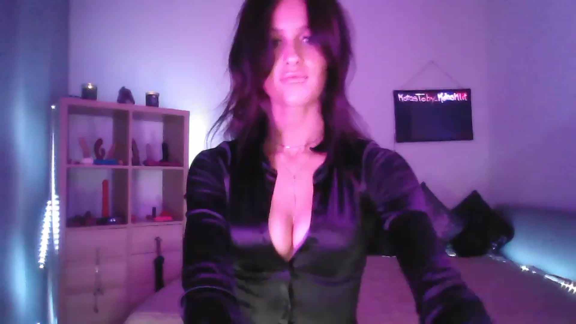 Gallery image thumbnail from DakotaCox's myfreecams stream on, 08/12/2024, 04:07 image 1 of 20