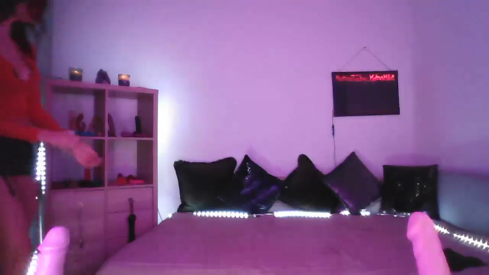 Gallery image thumbnail from DakotaCox's myfreecams stream on, 08/19/2024, 03:25 image 20 of 20