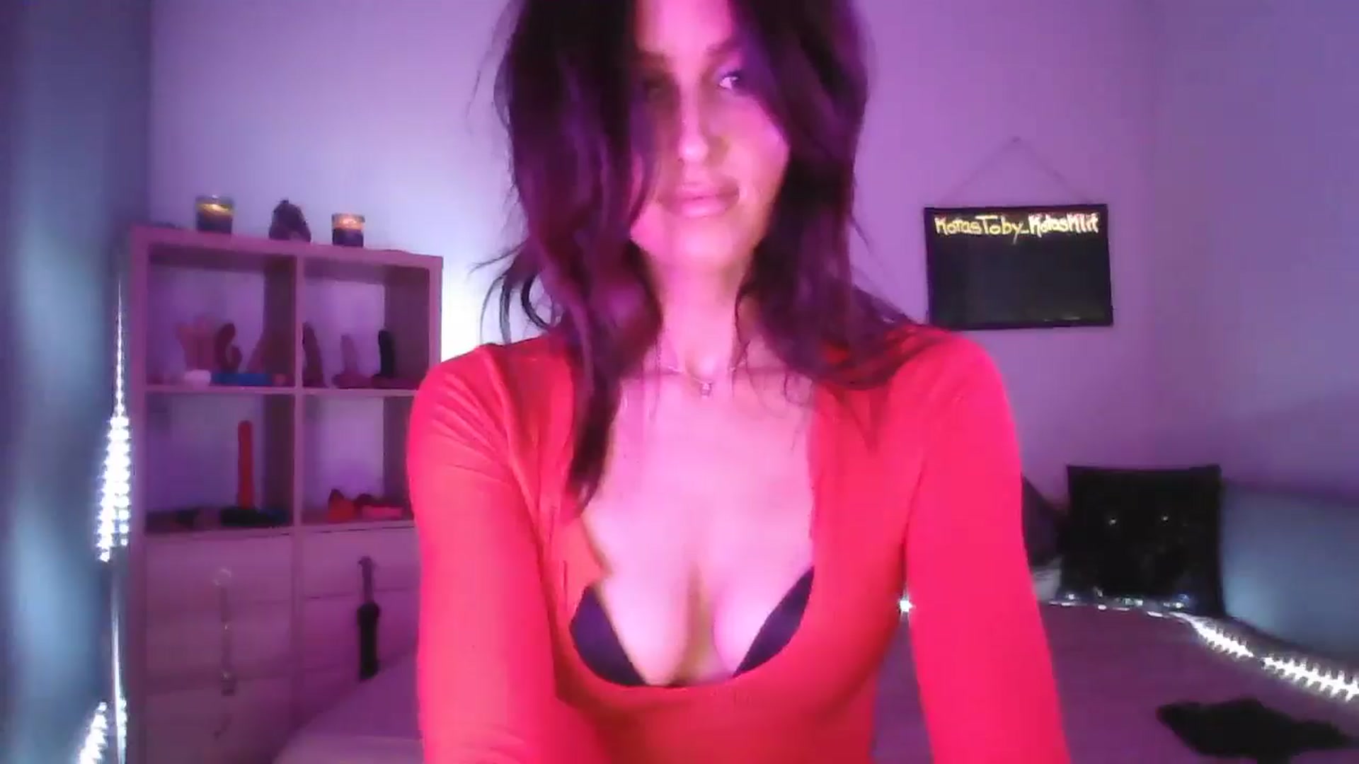Gallery image thumbnail from DakotaCox's myfreecams stream on, 08/19/2024, 03:25 image 13 of 20
