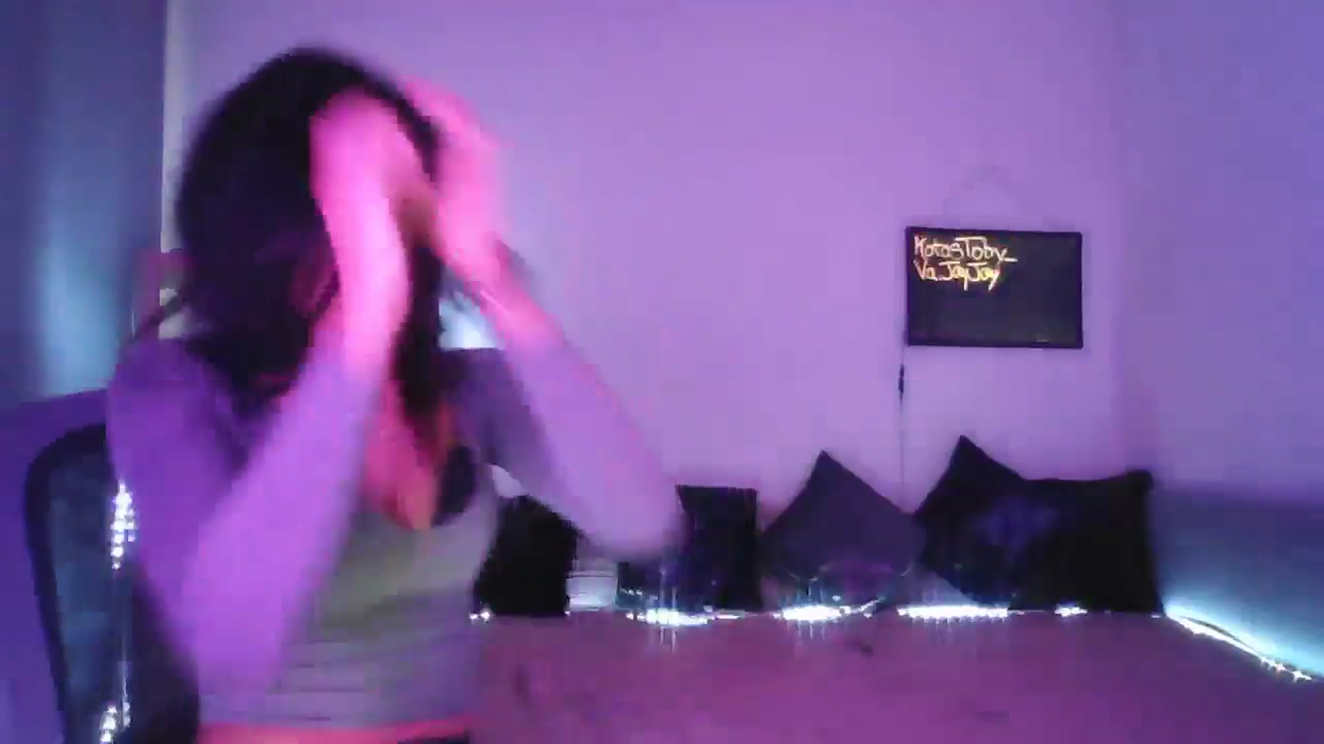Gallery image thumbnail from DakotaCox's myfreecams stream on, 09/08/2024, 05:01 image 17 of 20
