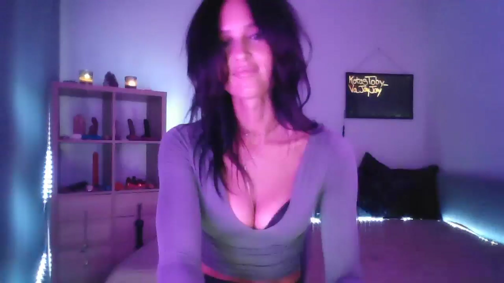 Gallery image thumbnail from DakotaCox's myfreecams stream on, 09/08/2024, 05:01 image 11 of 20