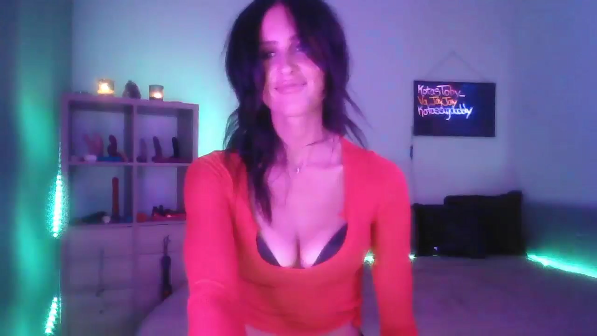 Gallery image thumbnail from DakotaCox's myfreecams stream on, 09/09/2024, 03:34 image 19 of 20