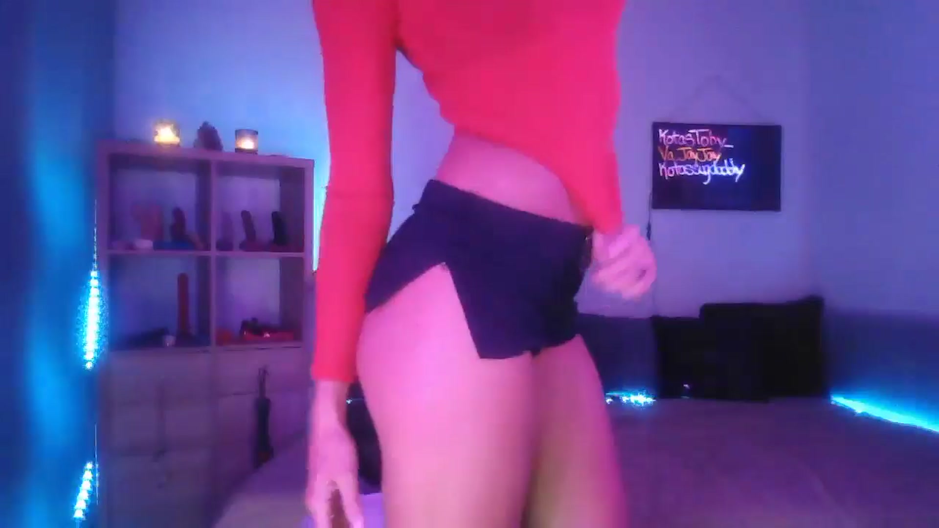Gallery image thumbnail from DakotaCox's myfreecams stream on, 09/09/2024, 03:34 image 11 of 20
