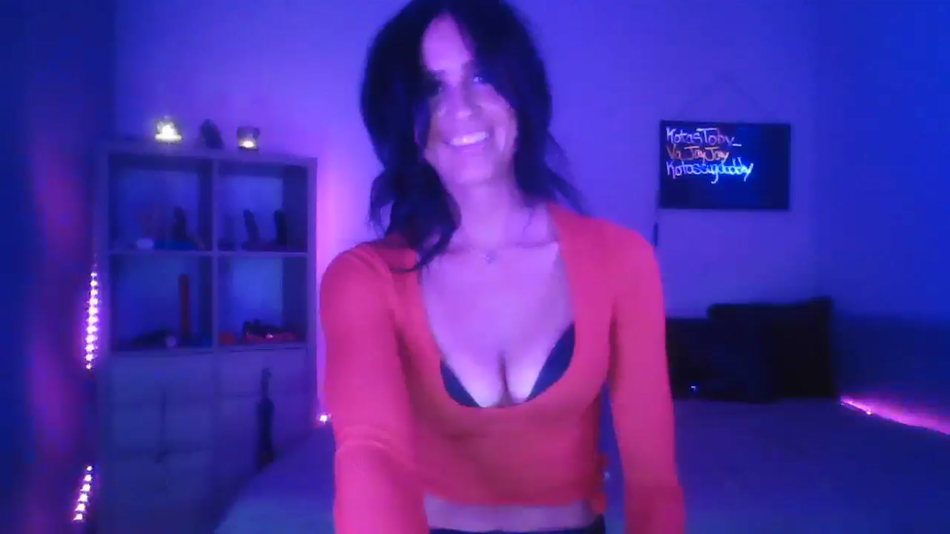 Gallery image thumbnail from DakotaCox's myfreecams stream on, 09/09/2024, 03:34 image 6 of 20