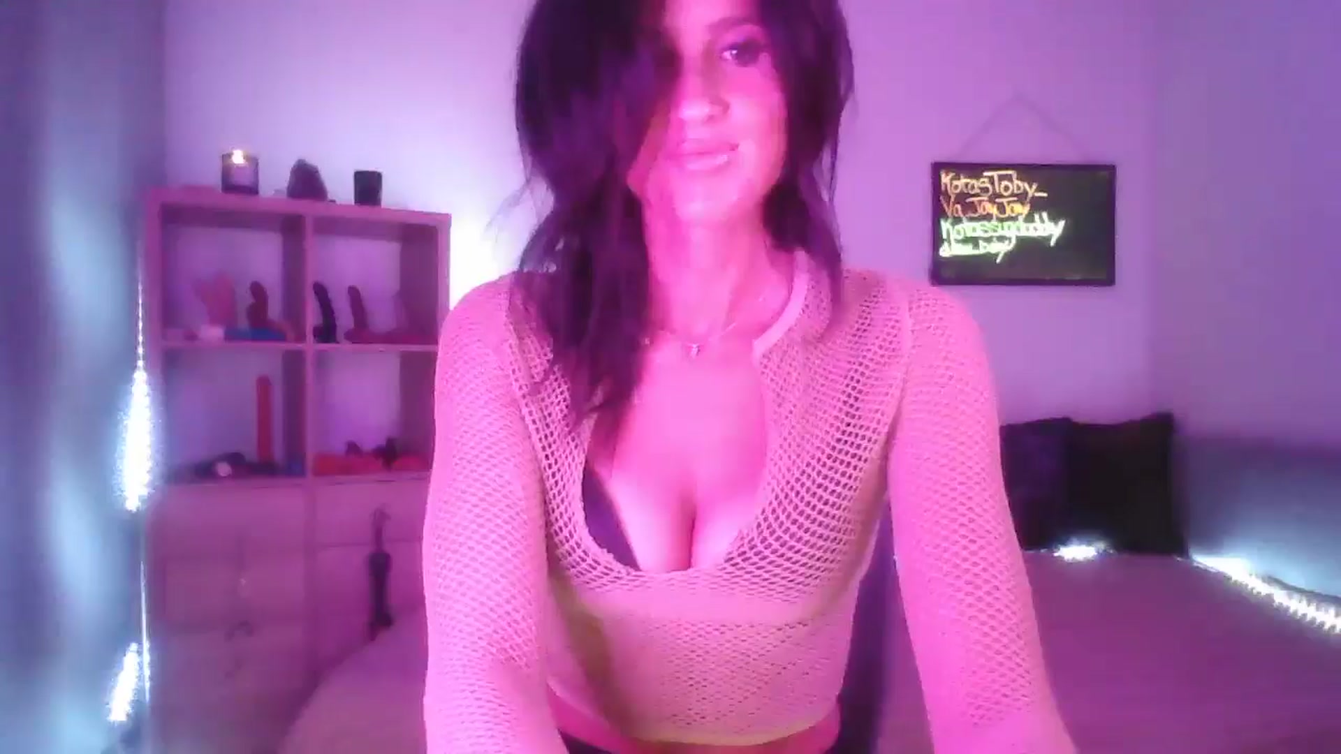 Gallery image thumbnail from DakotaCox's myfreecams stream on, 09/12/2024, 03:15 image 9 of 20