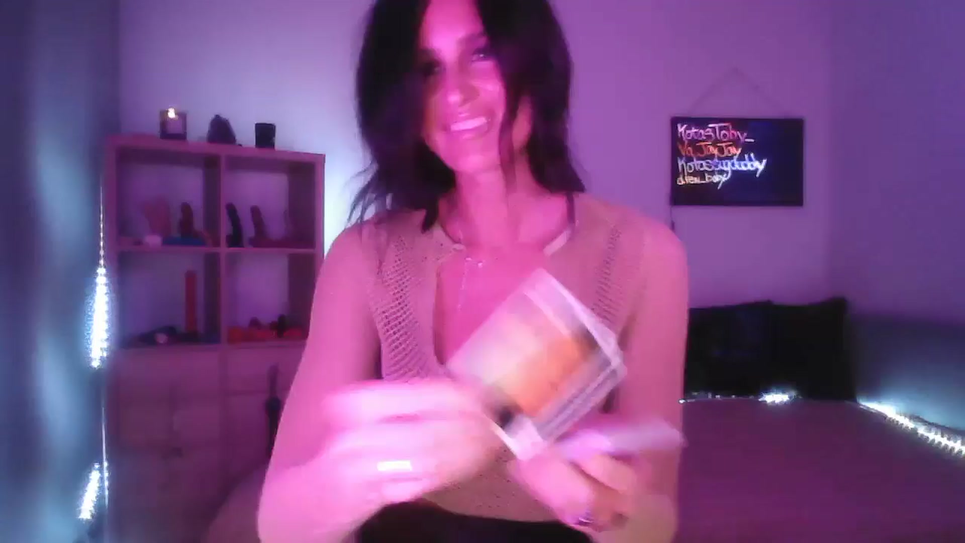 Gallery image thumbnail from DakotaCox's myfreecams stream on, 09/12/2024, 03:15 image 15 of 20