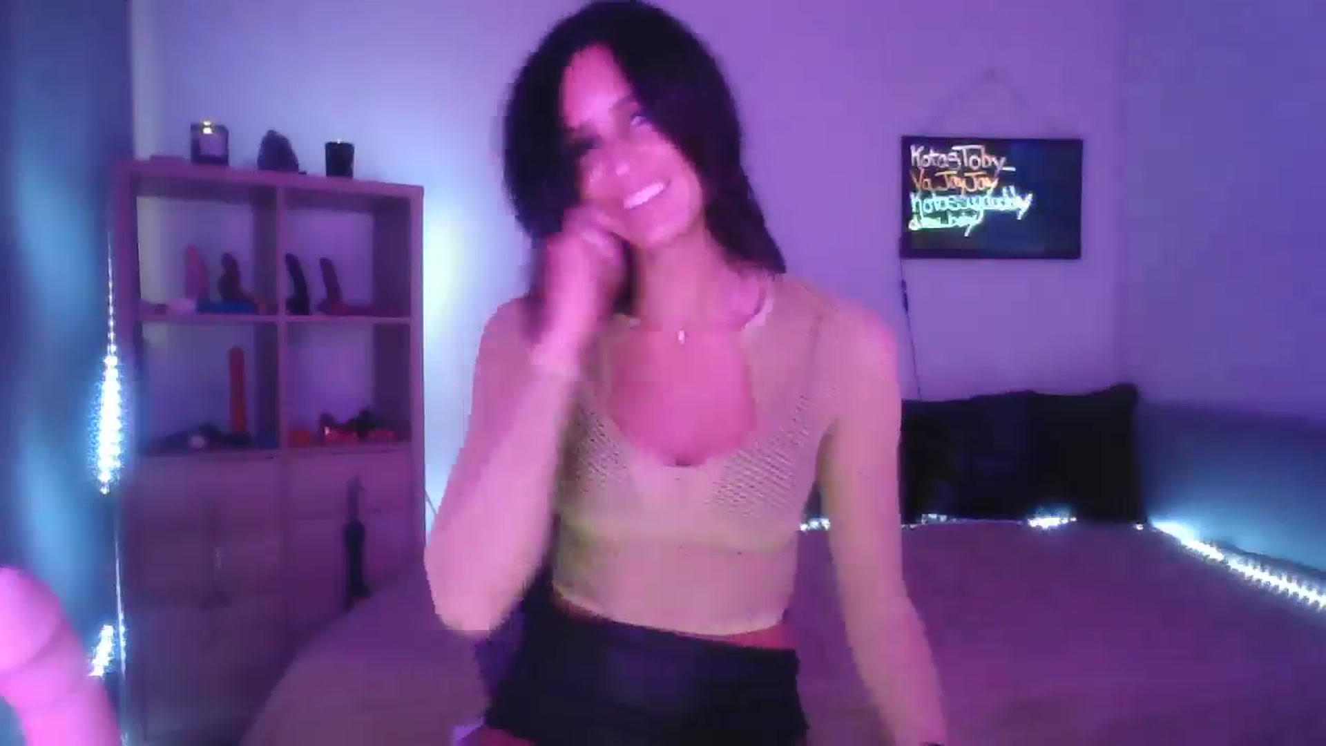 Gallery image thumbnail from DakotaCox's myfreecams stream on, 09/12/2024, 04:48 image 6 of 20