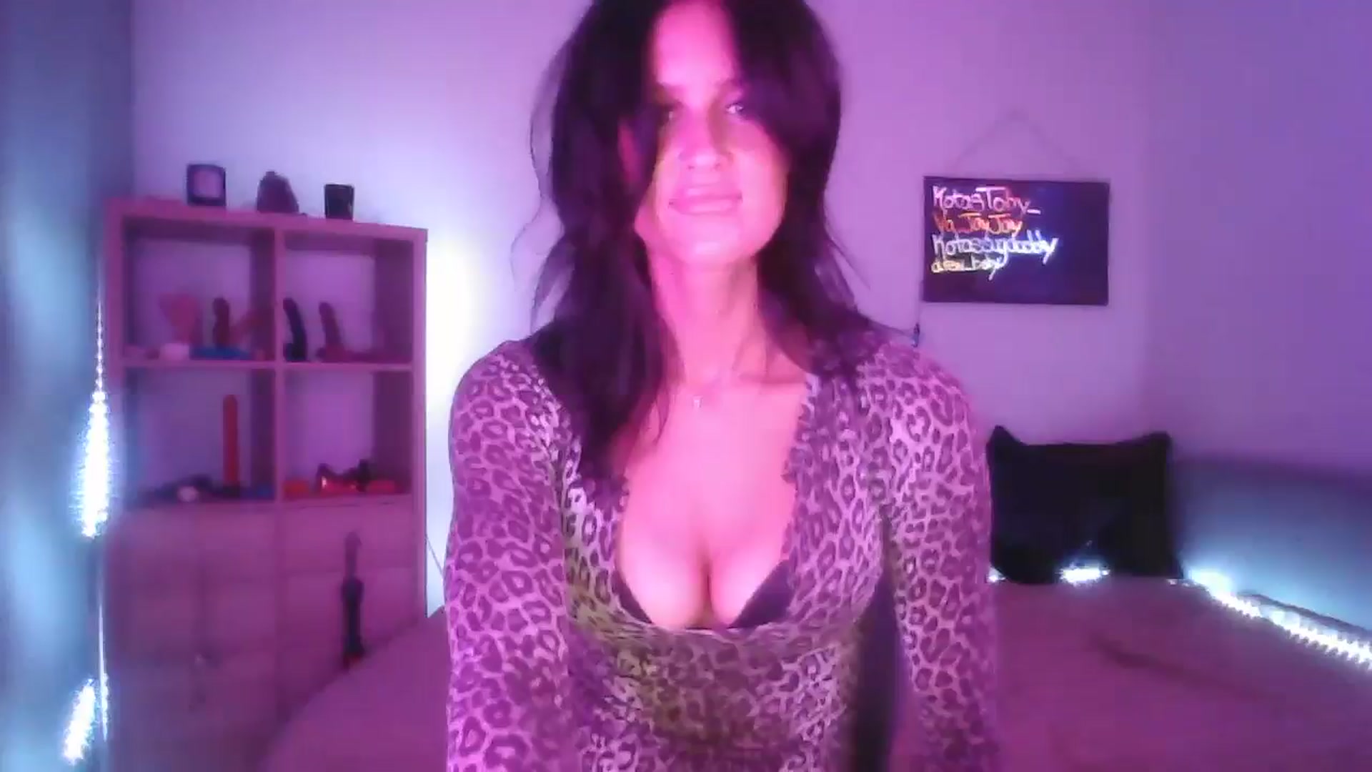 Gallery image thumbnail from DakotaCox's myfreecams stream on, 09/14/2024, 02:44 image 1 of 20