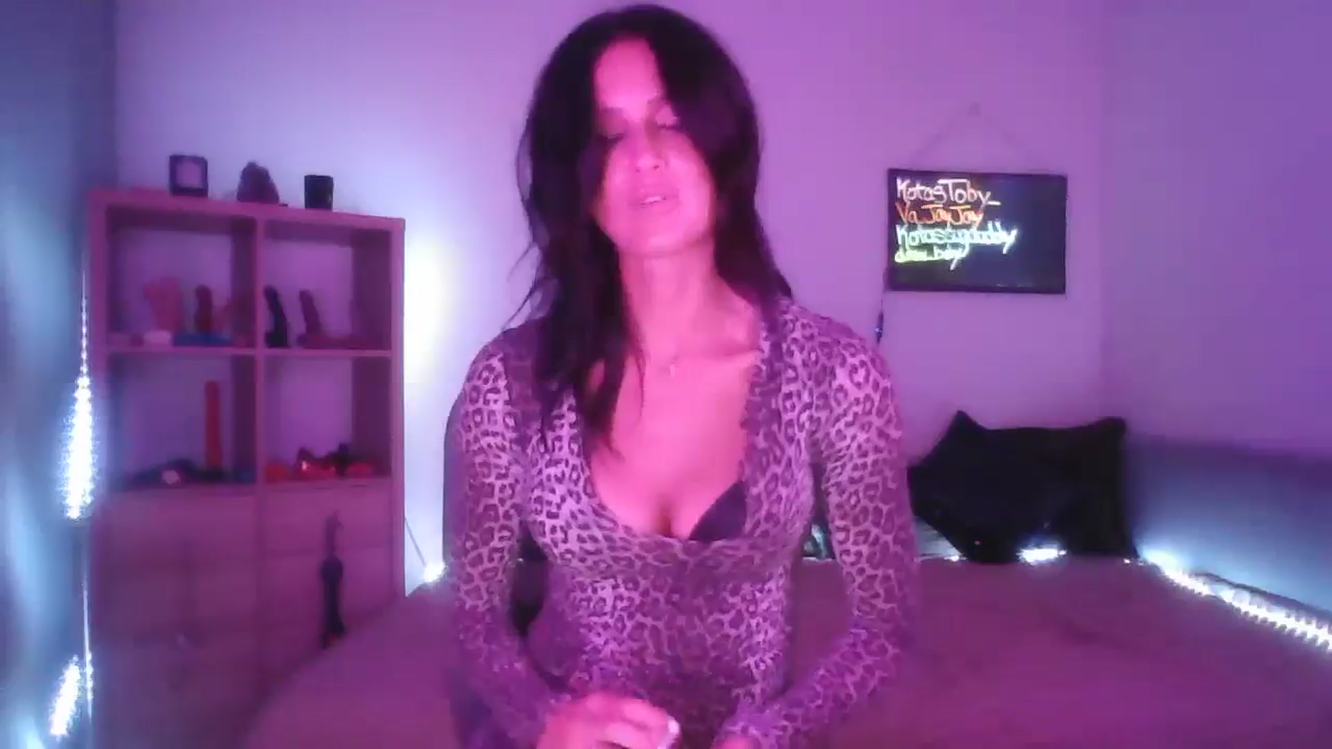 Gallery image thumbnail from DakotaCox's myfreecams stream on, 09/14/2024, 03:36 image 15 of 20