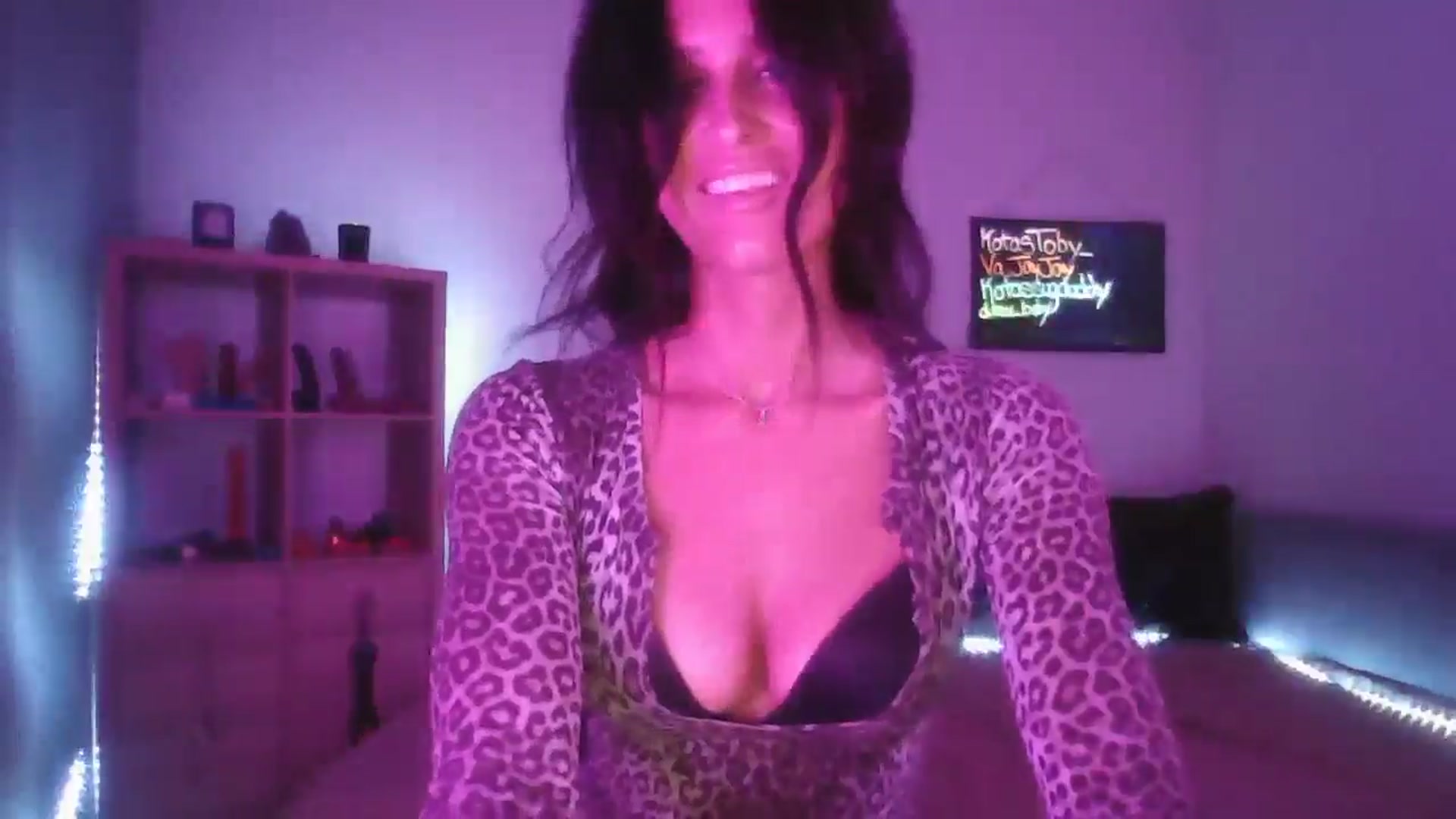 Gallery image thumbnail from DakotaCox's myfreecams stream on, 09/14/2024, 03:36 image 2 of 20