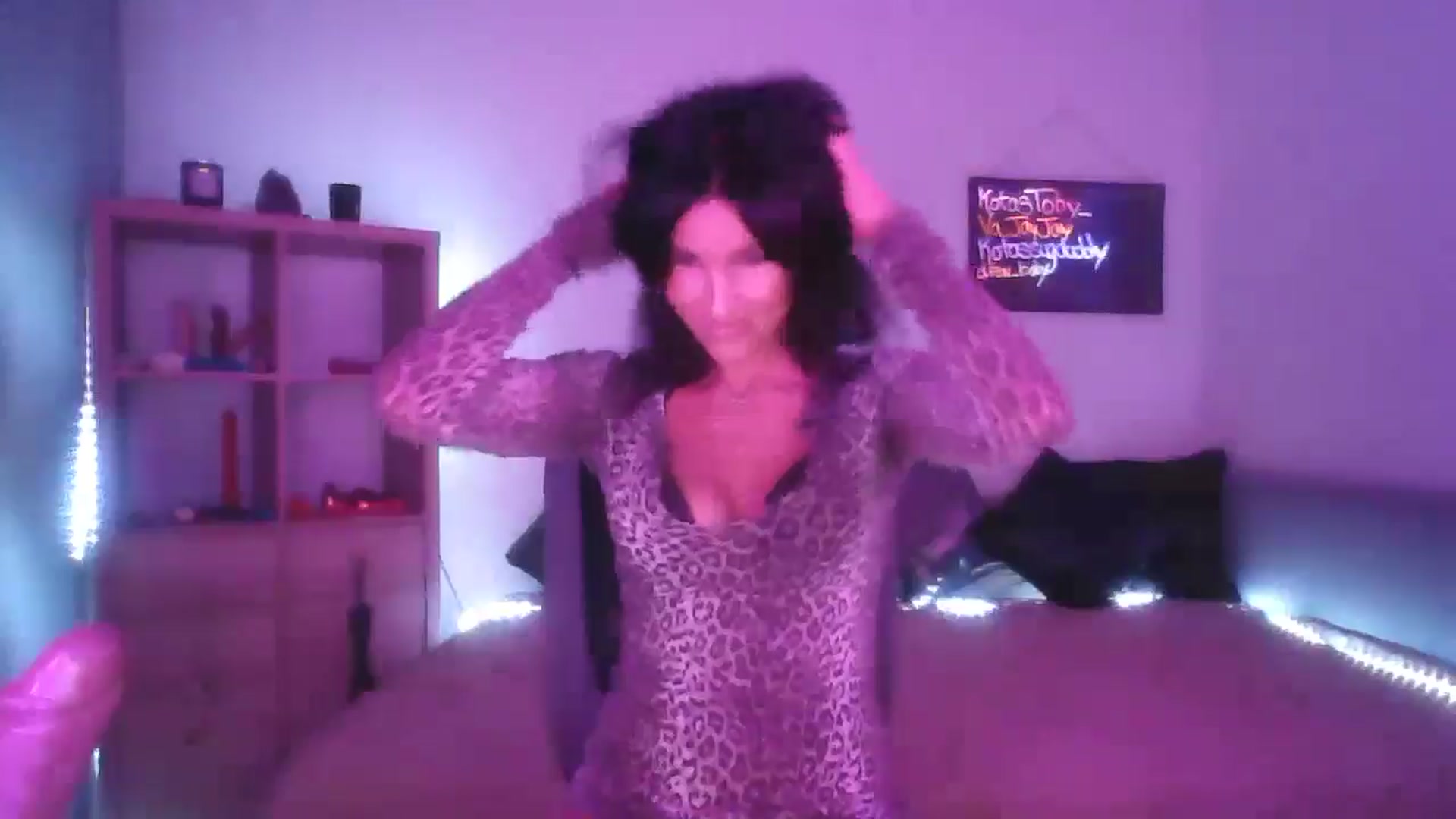 Gallery image thumbnail from DakotaCox's myfreecams stream on, 09/14/2024, 04:57 image 18 of 20