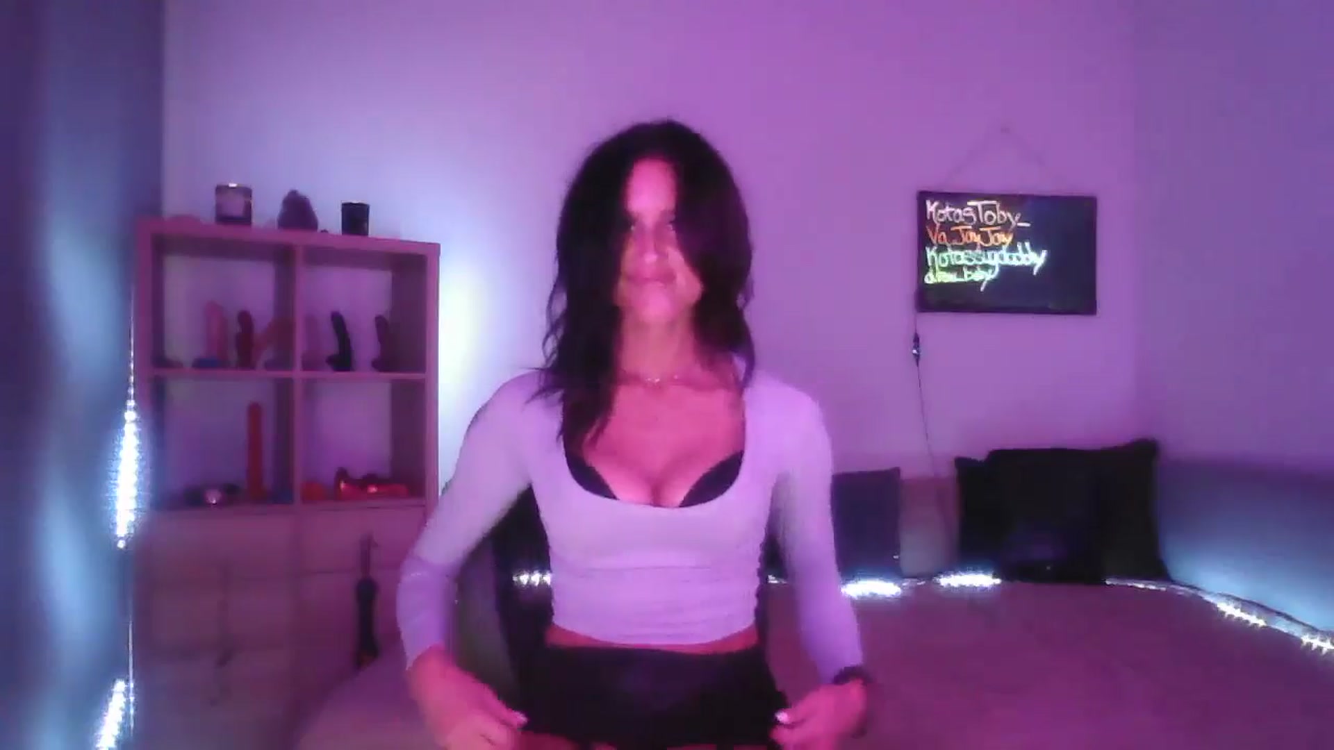 Gallery image thumbnail from DakotaCox's myfreecams stream on, 09/15/2024, 04:57 image 19 of 20