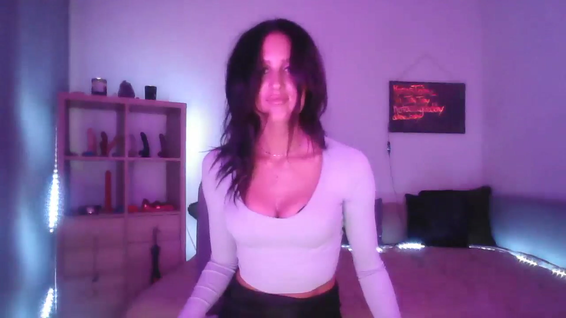 Gallery image thumbnail from DakotaCox's myfreecams stream on, 09/15/2024, 04:57 image 18 of 20
