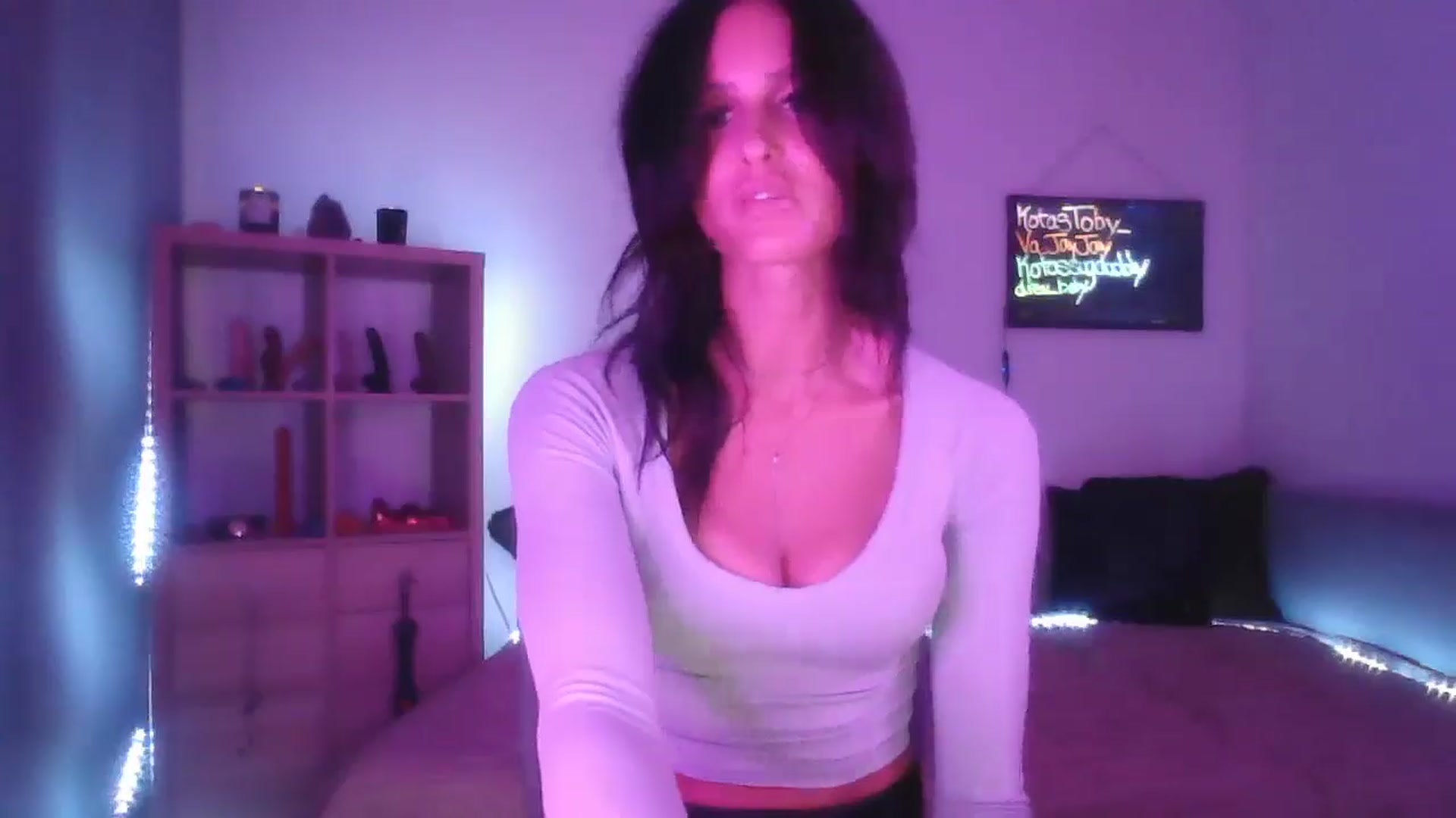 Gallery image thumbnail from DakotaCox's myfreecams stream on, 09/15/2024, 04:57 image 9 of 20