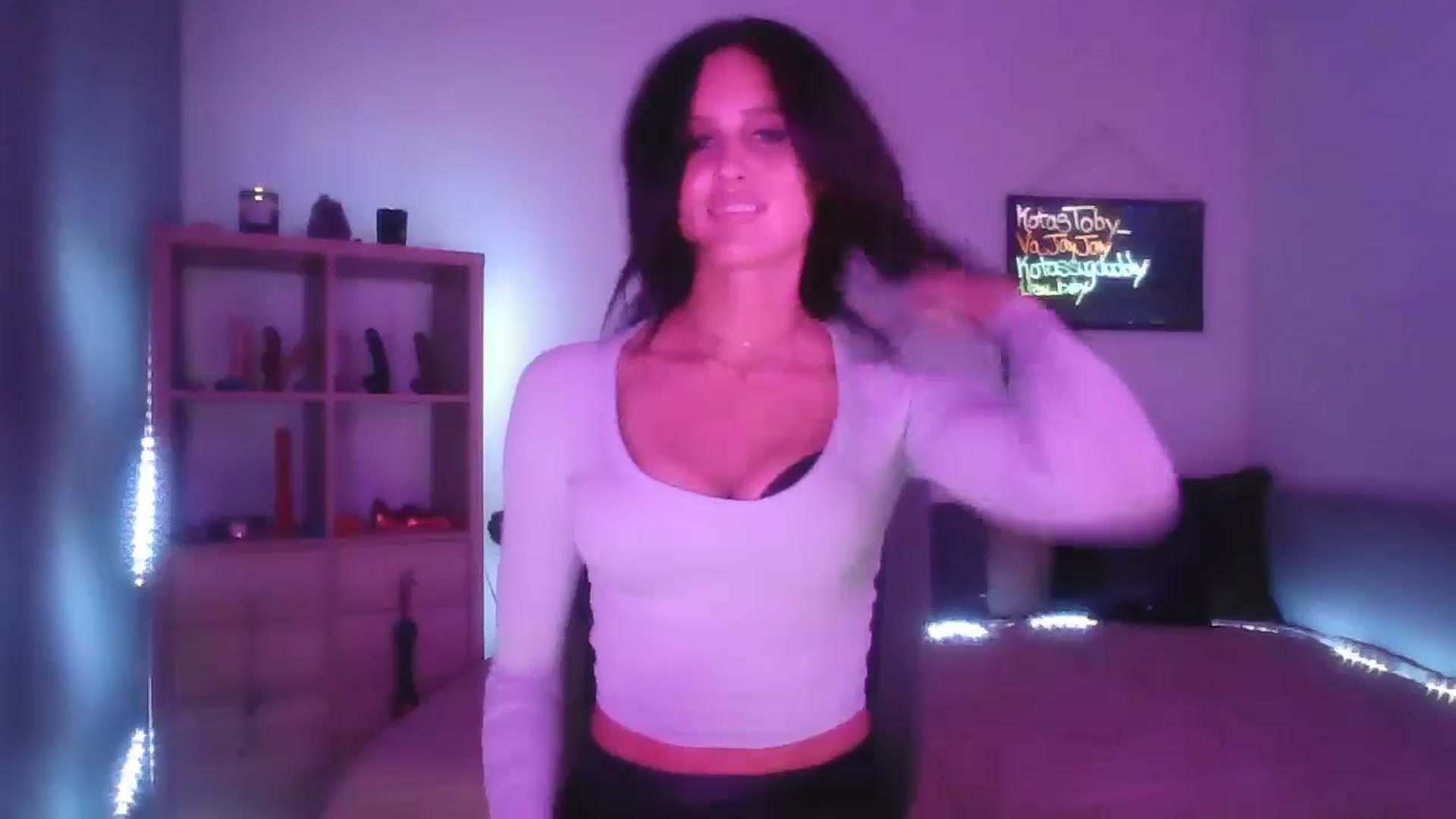 Gallery image thumbnail from DakotaCox's myfreecams stream on, 09/15/2024, 04:57 image 7 of 20