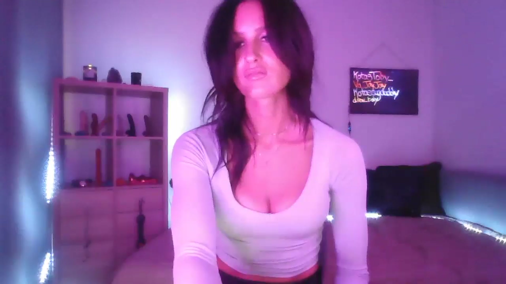 Gallery image thumbnail from DakotaCox's myfreecams stream on, 09/15/2024, 04:57 image 11 of 20