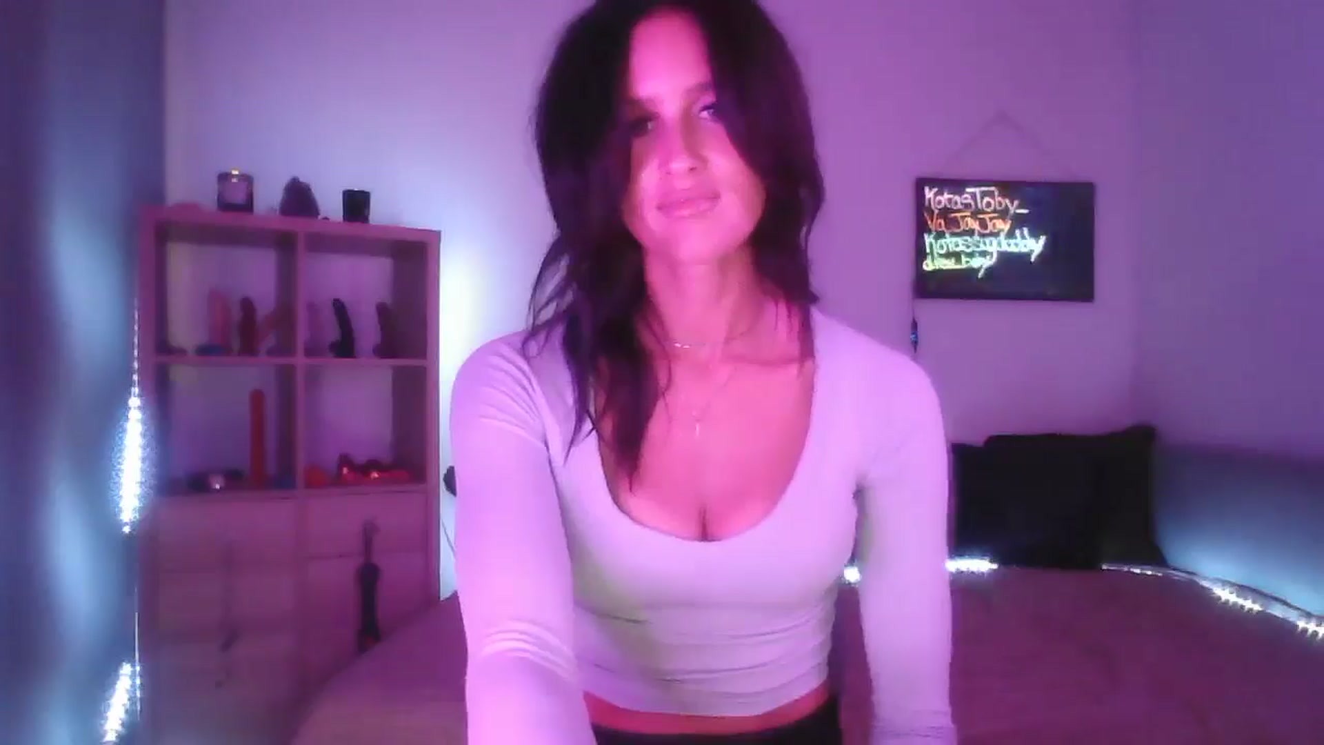 Gallery image thumbnail from DakotaCox's myfreecams stream on, 09/15/2024, 04:57 image 10 of 20