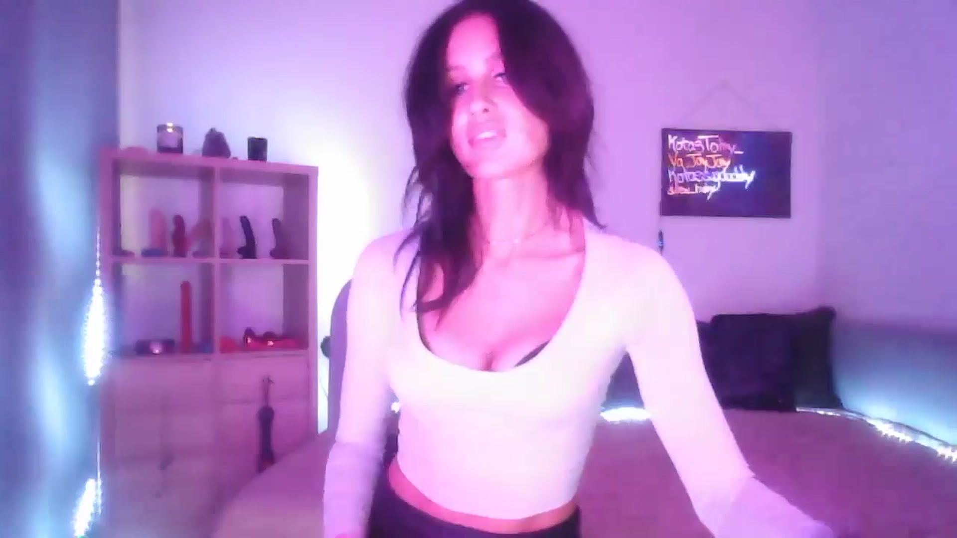 Gallery image thumbnail from DakotaCox's myfreecams stream on, 09/15/2024, 04:57 image 13 of 20