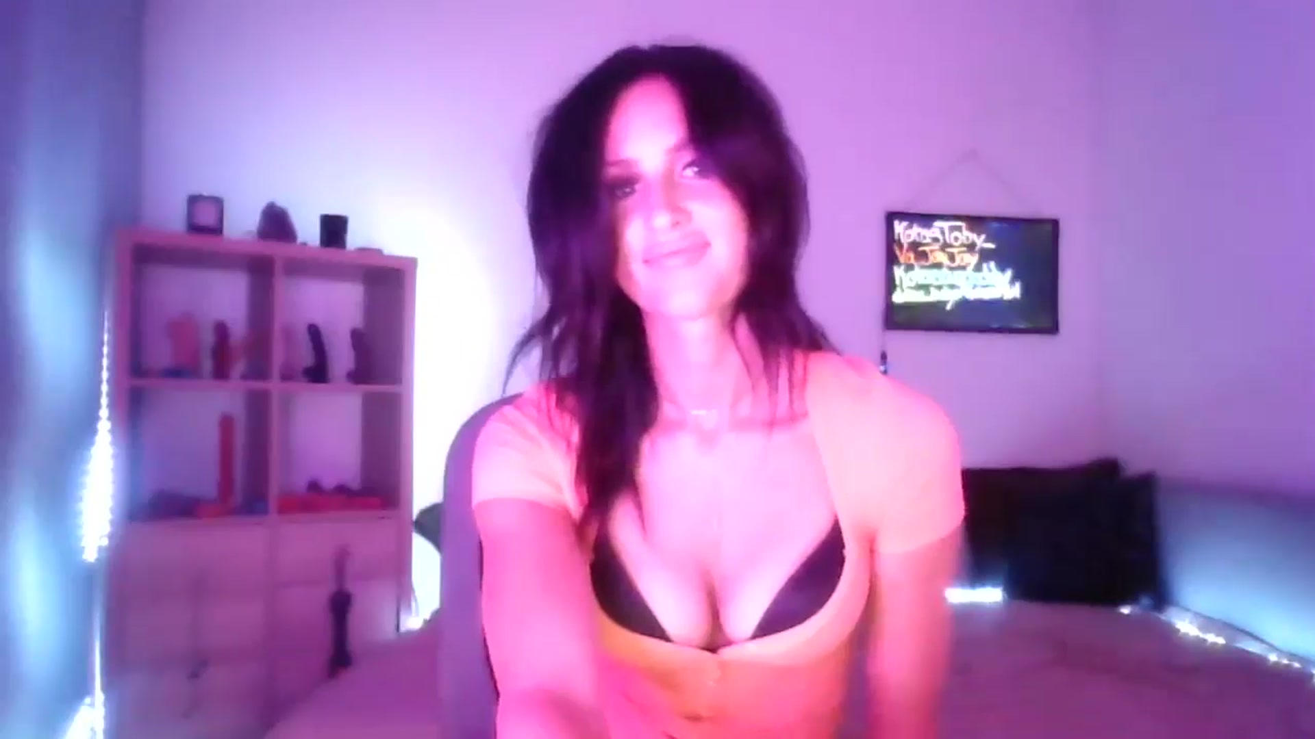 Gallery image thumbnail from DakotaCox's myfreecams stream on, 09/16/2024, 02:20 image 3 of 20