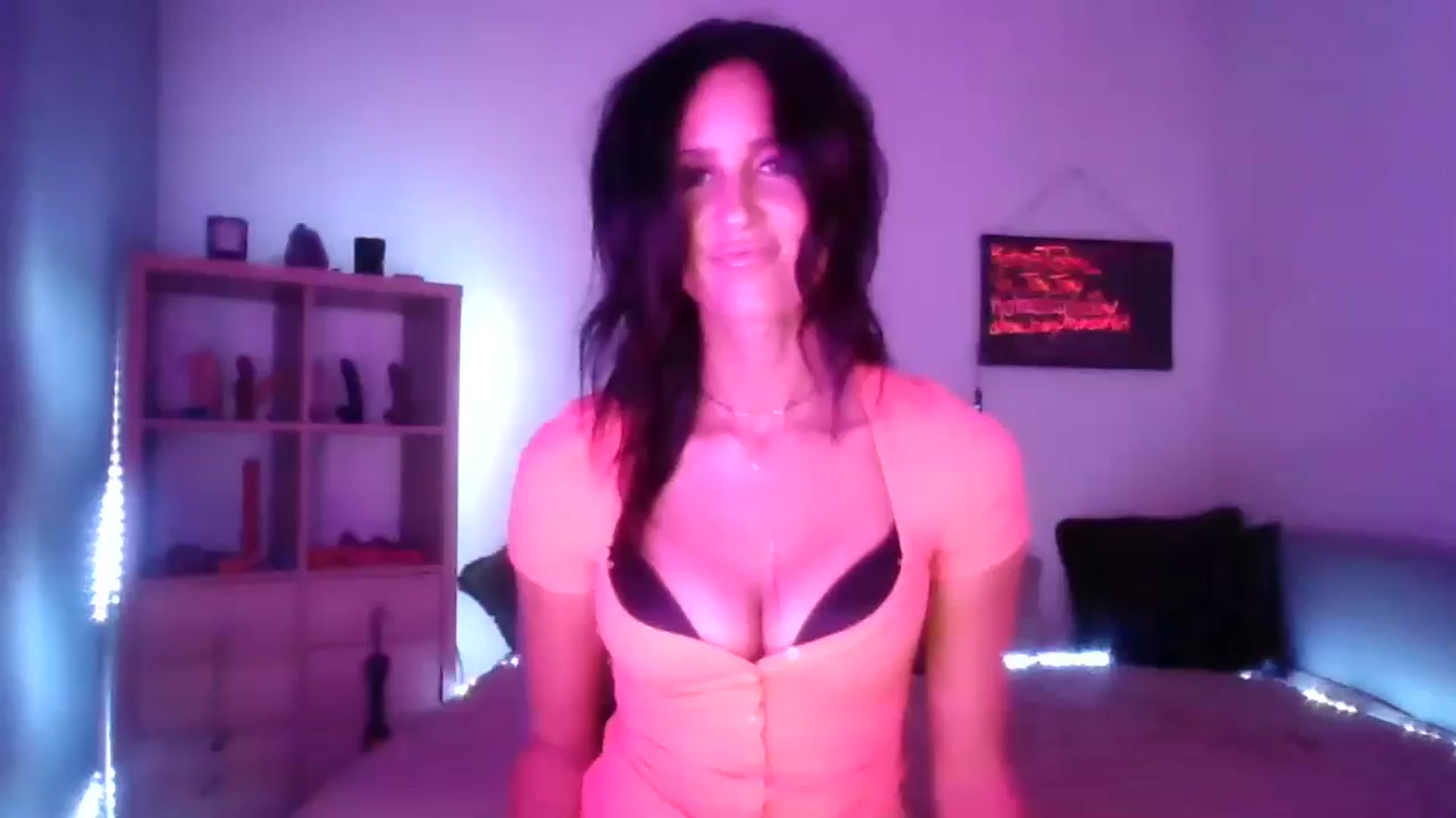 Gallery image thumbnail from DakotaCox's myfreecams stream on, 09/16/2024, 02:20 image 1 of 20