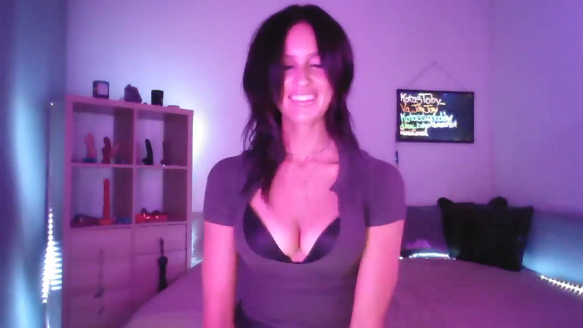 Gallery image thumbnail from DakotaCox's myfreecams stream on, 09/20/2024, 03:04 image 7 of 20