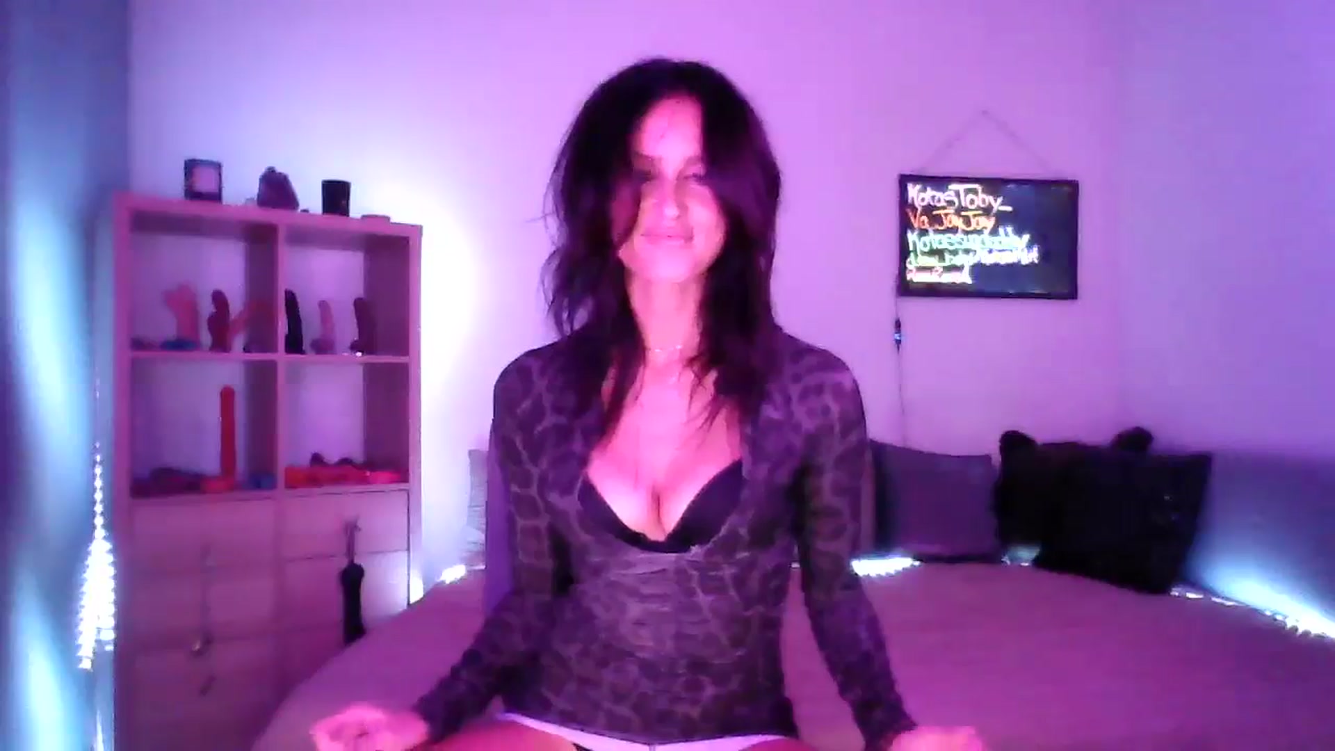 Gallery image thumbnail from DakotaCox's myfreecams stream on, 09/22/2024, 04:26 image 13 of 20