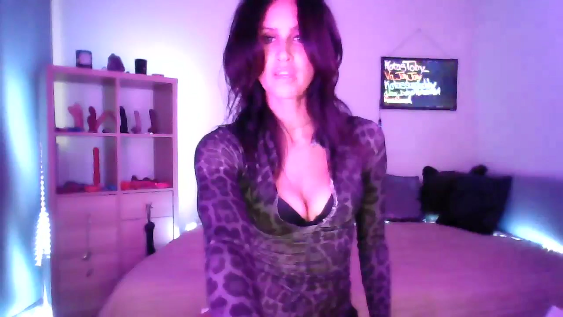 Gallery image thumbnail from DakotaCox's myfreecams stream on, 09/22/2024, 05:14 image 17 of 20