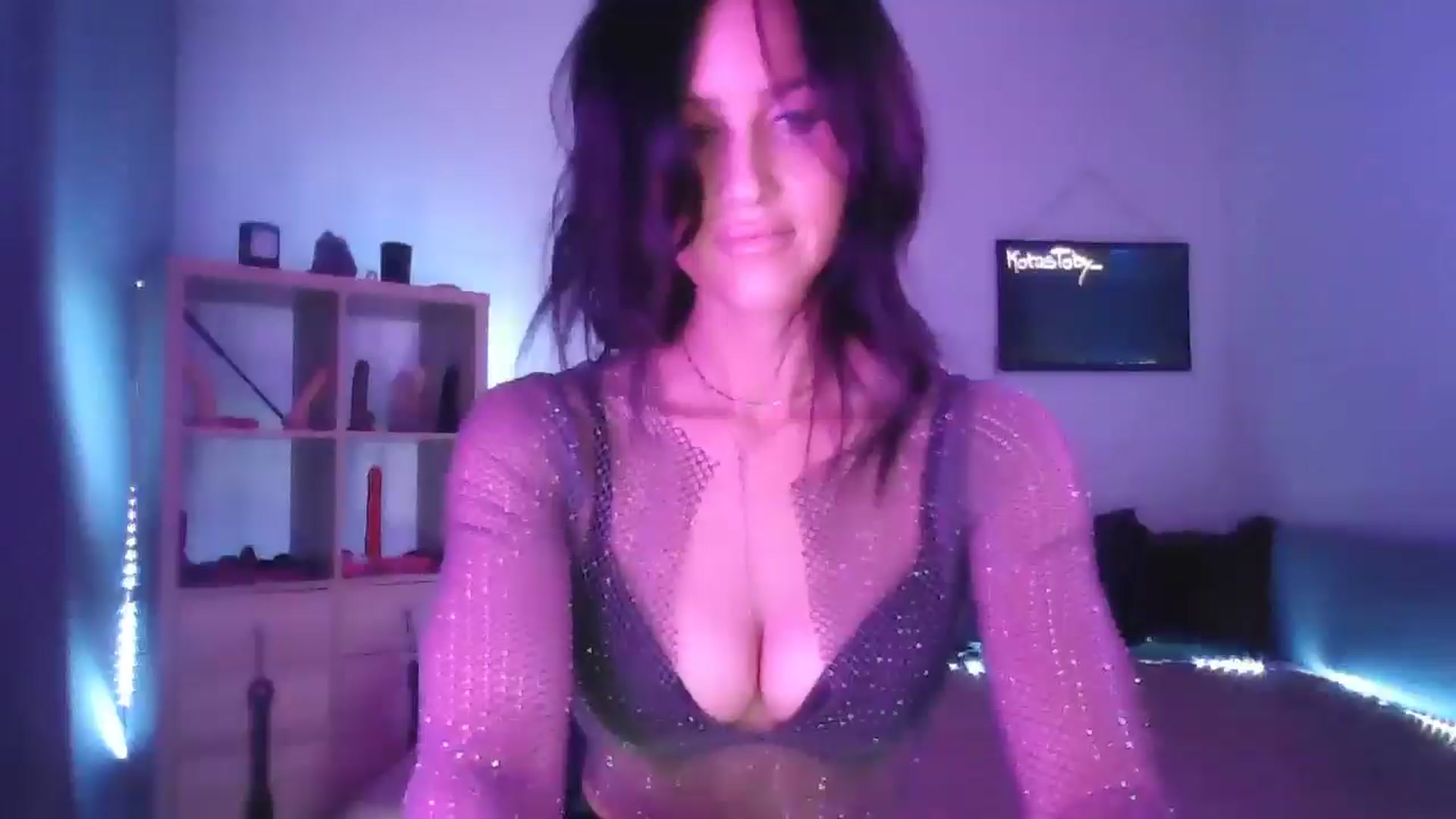 Gallery image thumbnail from DakotaCox's myfreecams stream on, 11/23/2024, 05:06 image 5 of 20
