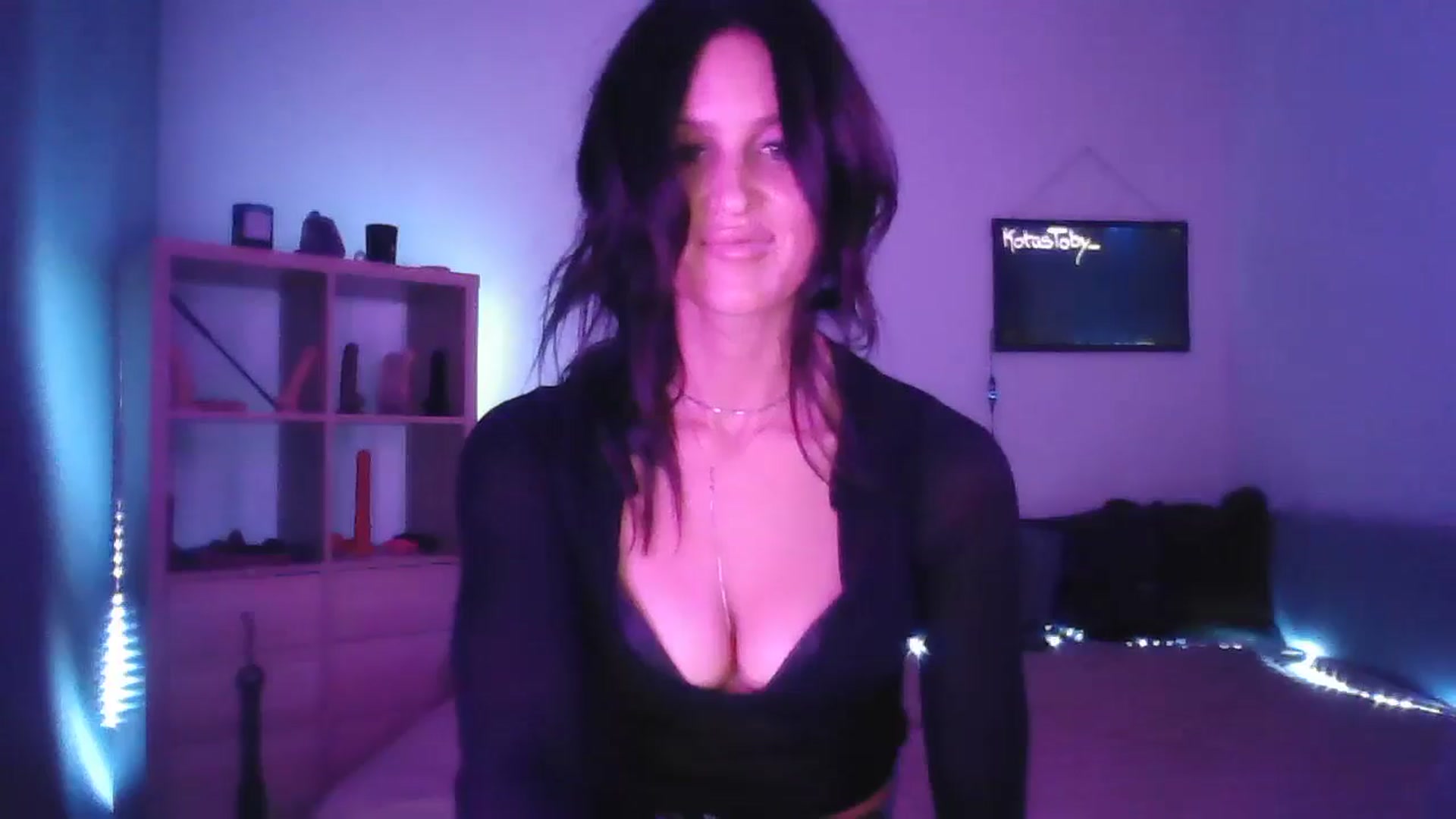 Gallery image thumbnail from DakotaCox's myfreecams stream on, 11/25/2024, 05:58 image 12 of 20