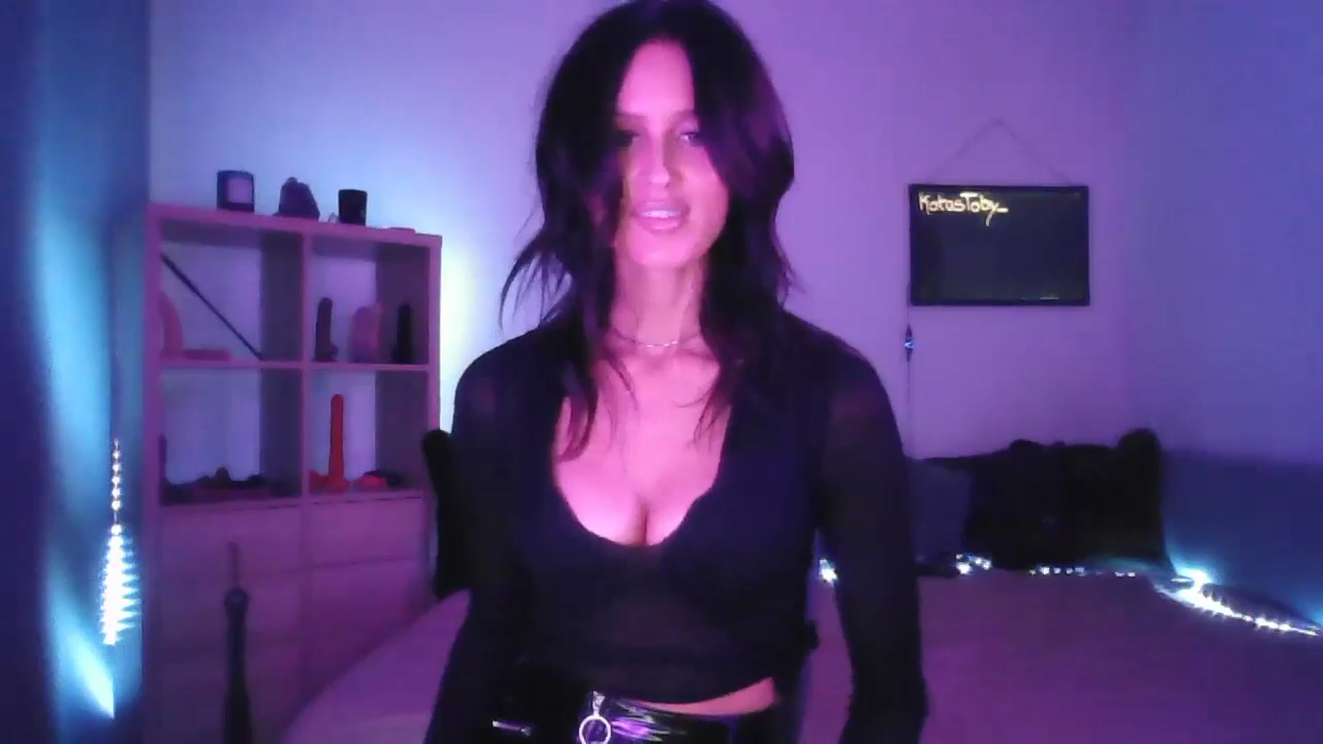 Gallery image thumbnail from DakotaCox's myfreecams stream on, 11/25/2024, 07:00 image 9 of 20