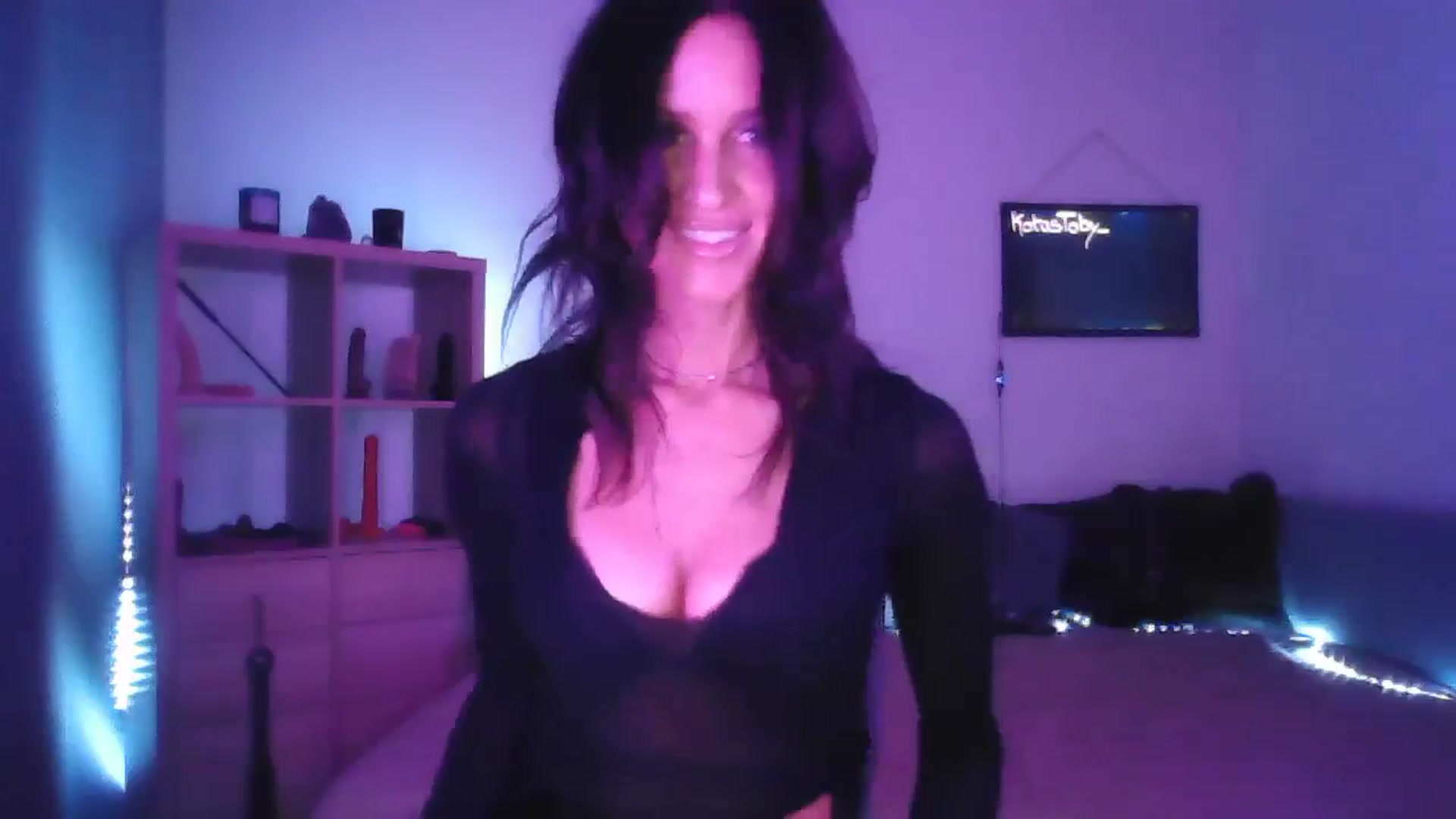 Gallery image thumbnail from DakotaCox's myfreecams stream on, 11/25/2024, 07:00 image 4 of 20