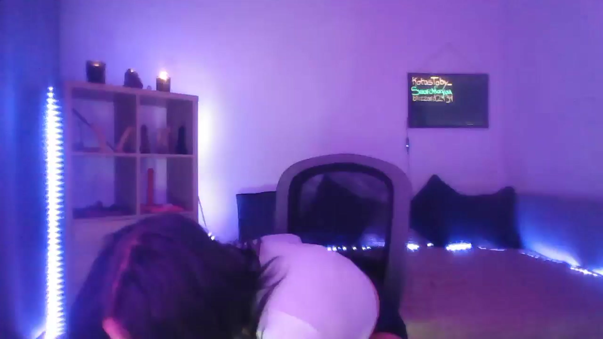 Gallery image thumbnail from DakotaCox's myfreecams stream on, 12/15/2024, 05:27 image 10 of 20