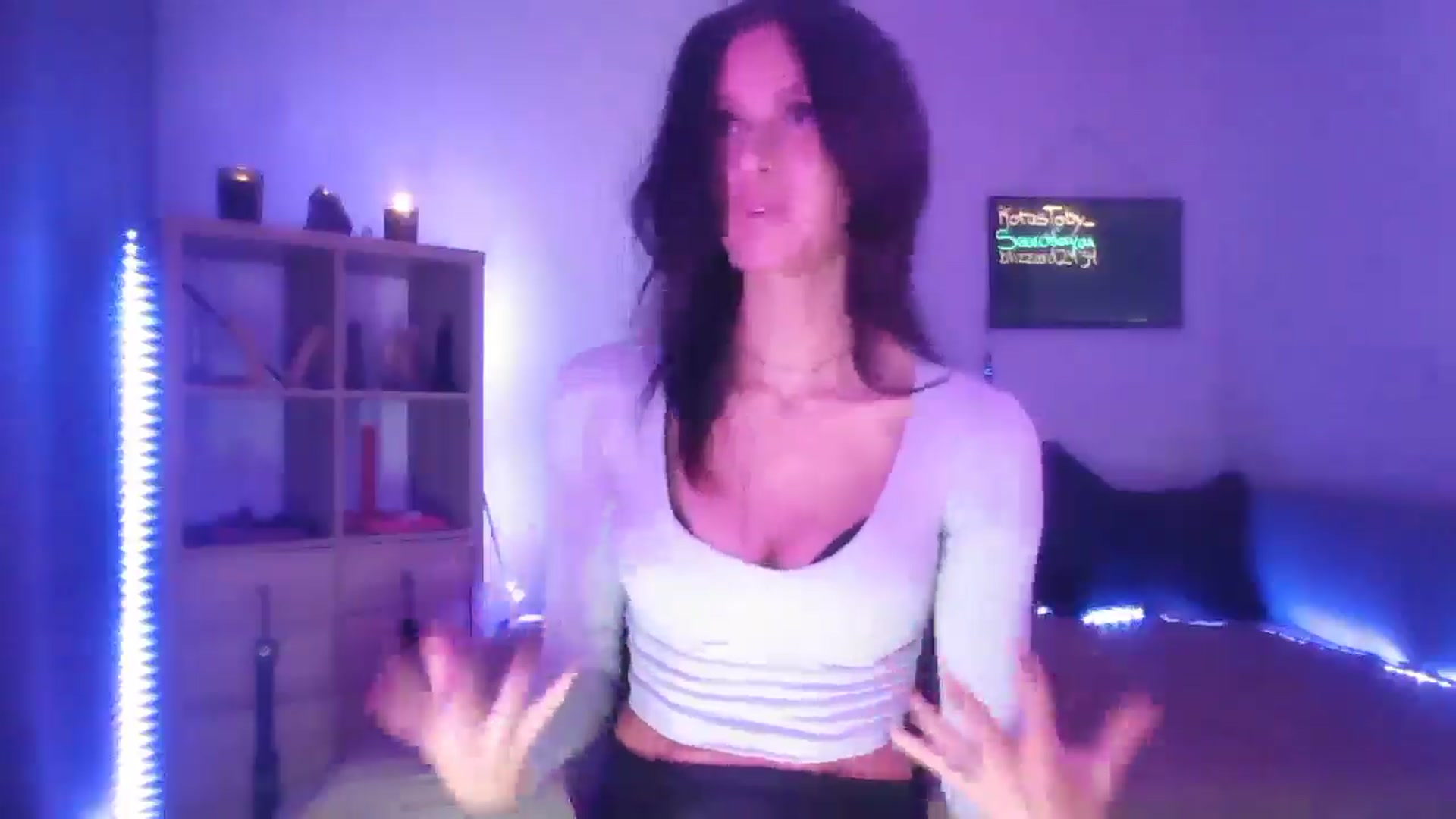 Gallery image thumbnail from DakotaCox's myfreecams stream on, 12/15/2024, 05:27 image 4 of 20