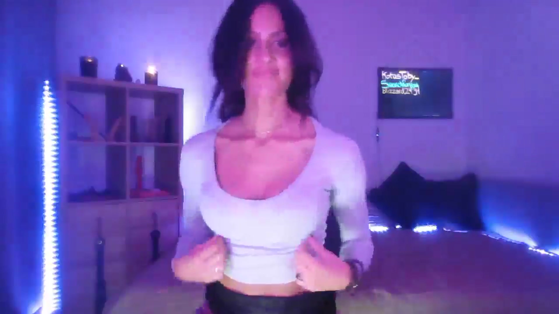 Gallery image thumbnail from DakotaCox's myfreecams stream on, 12/15/2024, 05:27 image 13 of 20